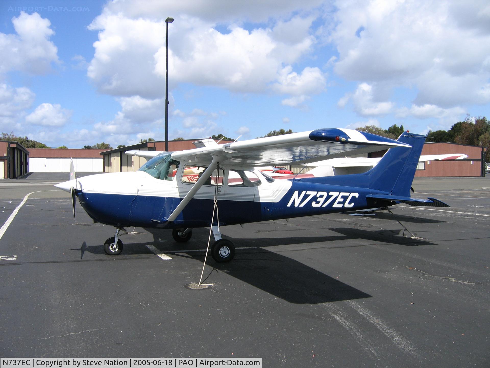 N737EC, 1977 Cessna 172N C/N 17269353, Palo Alto Municipal Airport, CA