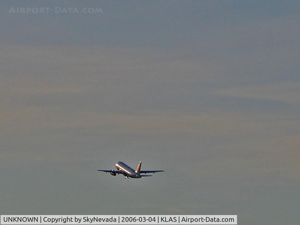 UNKNOWN, Airliners Various, c/n Unknown, Sailing away...