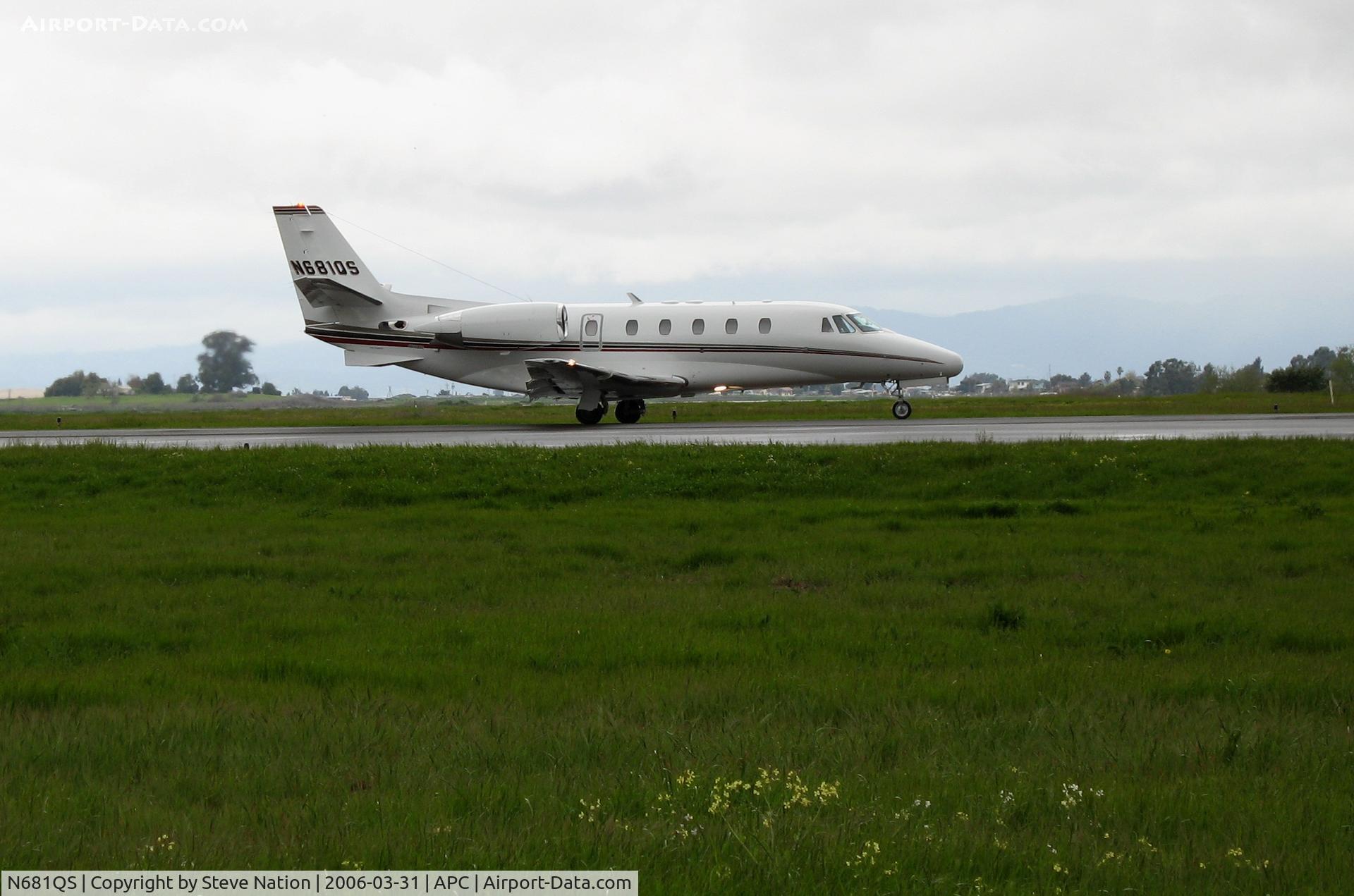 N681QS, 2001 Cessna 560XL Citation Excel C/N 560-5181, Leaving empty @ Napa County Airport, CA