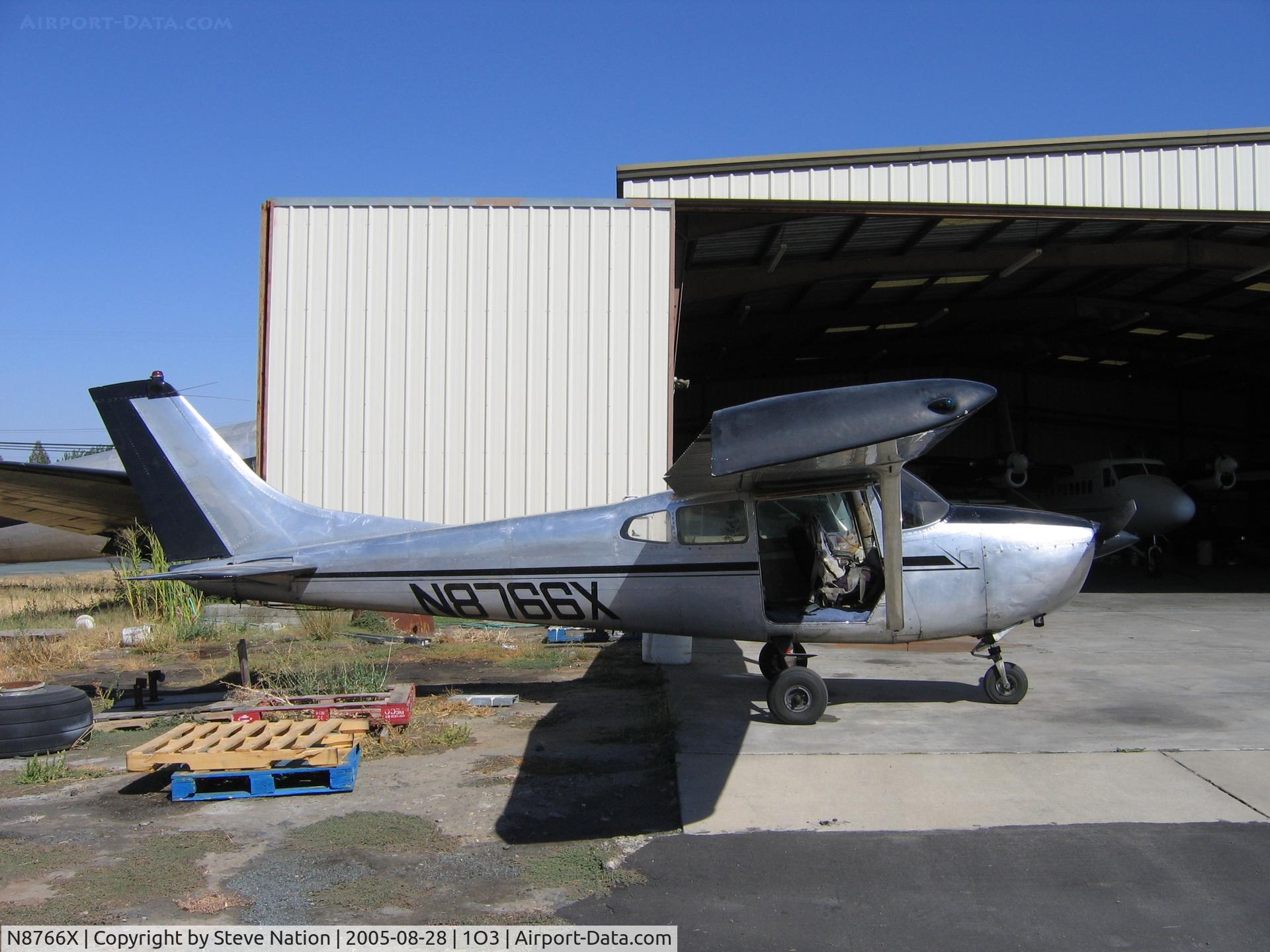 N8766X, 1960 Cessna 182D Skylane C/N 18253166, skydiving equipped Cessna 182D at Lodi Airport, CA
