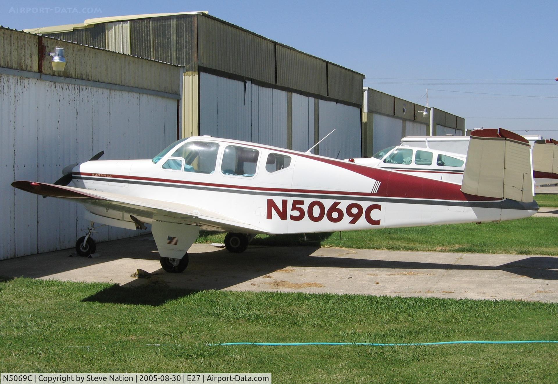 N5069C, 1950 Beech B35 C/N D-2331, Very sharp 1950 Beech B35 @ Elk Grove, CA