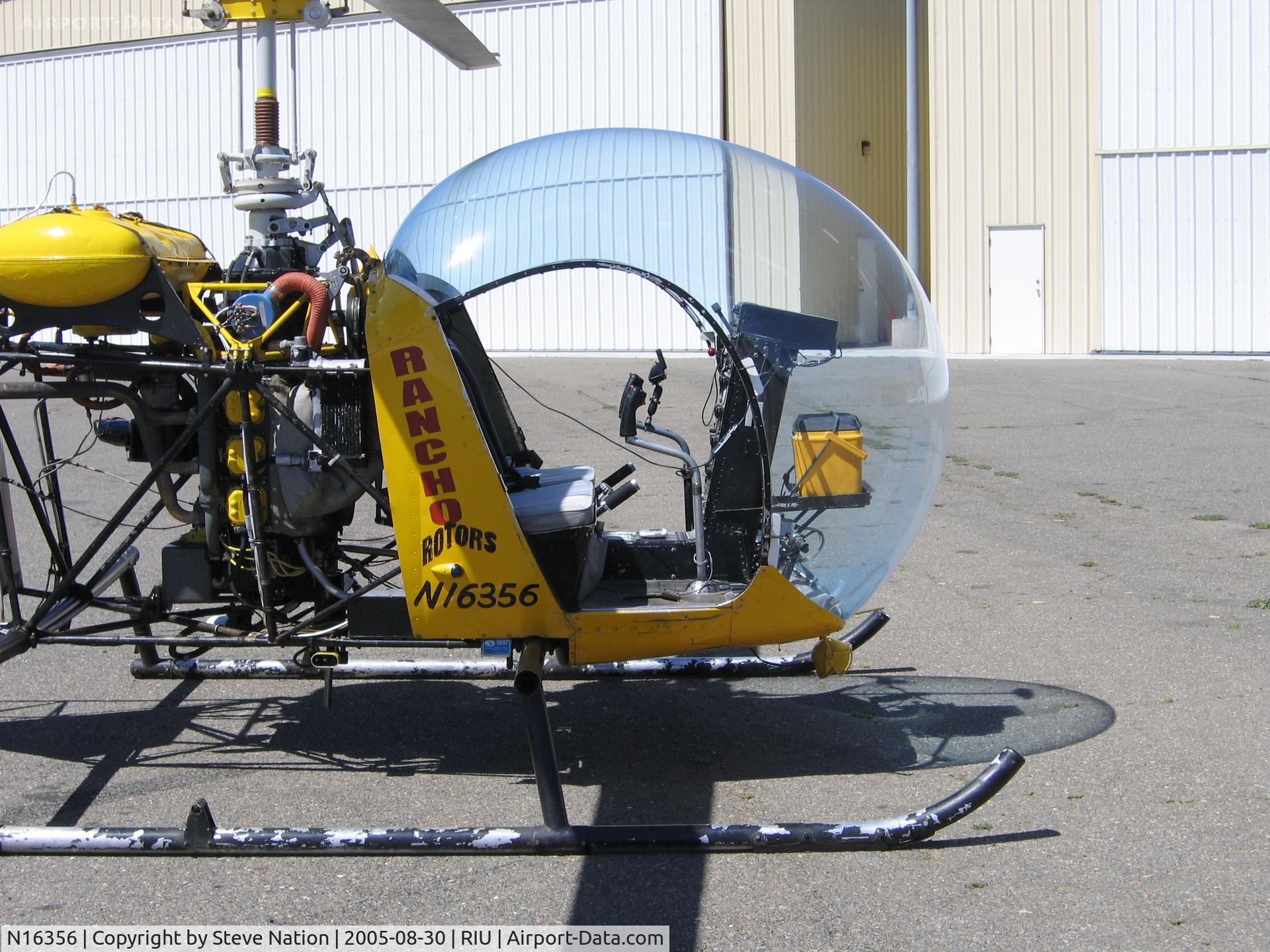 N16356, 1951 Bell 47D-1 C/N 536, close-up of cockpit Rancho Rotors 1951 Bell 47D2 @ Rancho Murieta Airport, CA