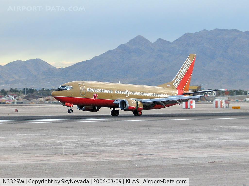 N332SW, 1988 Boeing 737-3H4 C/N 23696, Southwest Airlines / 1988 Boeing 737-3H4