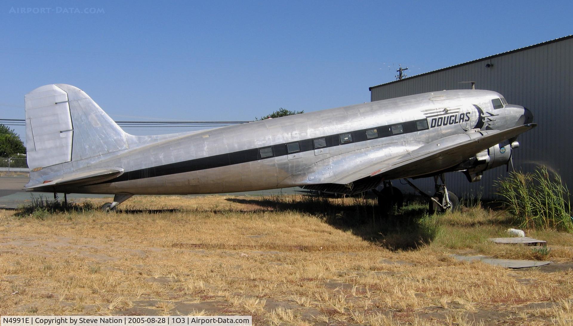 N4991E, 1945 Douglas DC3C (C-47) C/N 12106, Douglas DC-3C @ Lodi Airport, CA