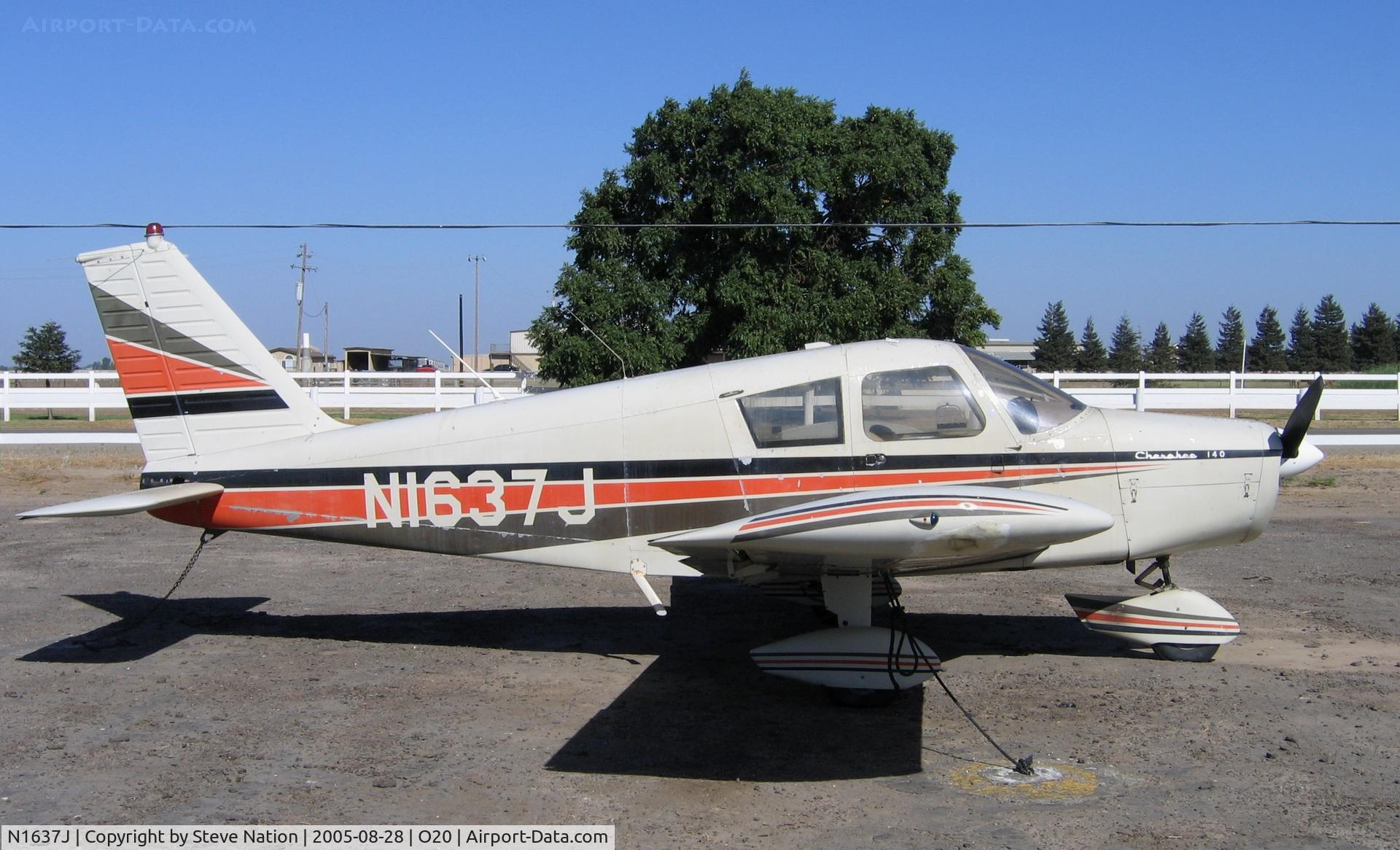 N1637J, 1967 Piper PA-28-140 C/N 28-24024, 1967 Piper PA-28-140 @ Lodi-Kindon Airport, CA