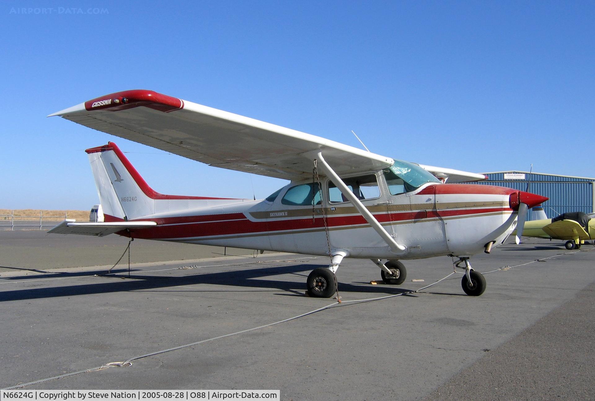 N6624G, 1979 Cessna 172N C/N 17273611, 1979 Cessna 172N @ Rio Vista Airport, CA