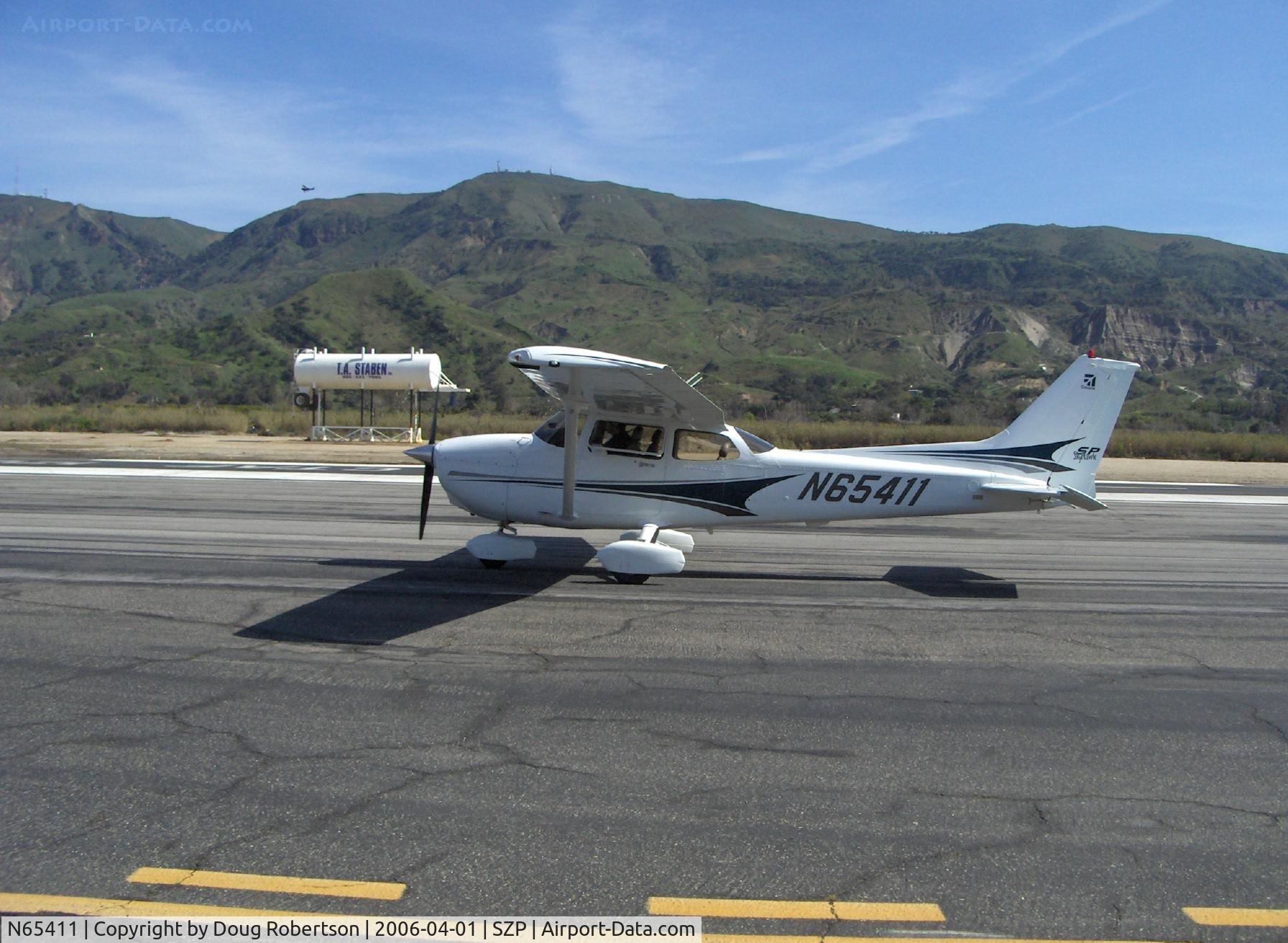 N65411, 2004 Cessna 172S C/N 172S9714, 2004 Cessna 172S SKYHAWK II SP, Lycoming IO-360-L2A 180 Hp, taxi after landing
