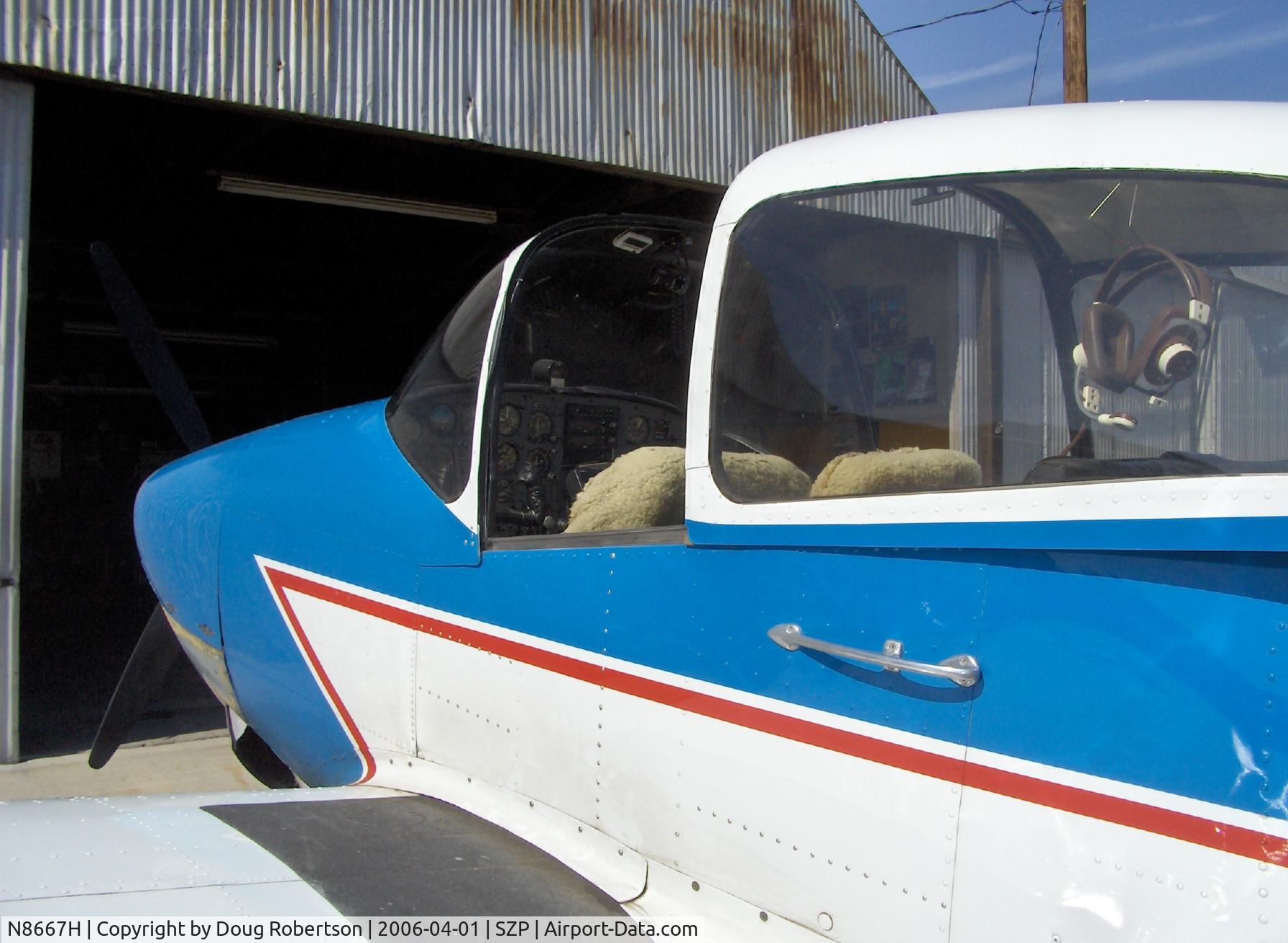 N8667H, 1947 North American Navion C/N NAV-4-667, 1947 North American NAVION, 285 Hp Continental conversion, cockpit