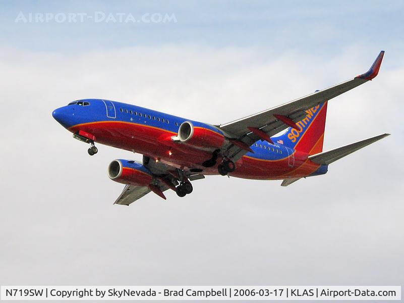 N719SW, 1998 Boeing 737-7H4 C/N 27853, Southwest Airlines / 1998 Boeing 737-7H4