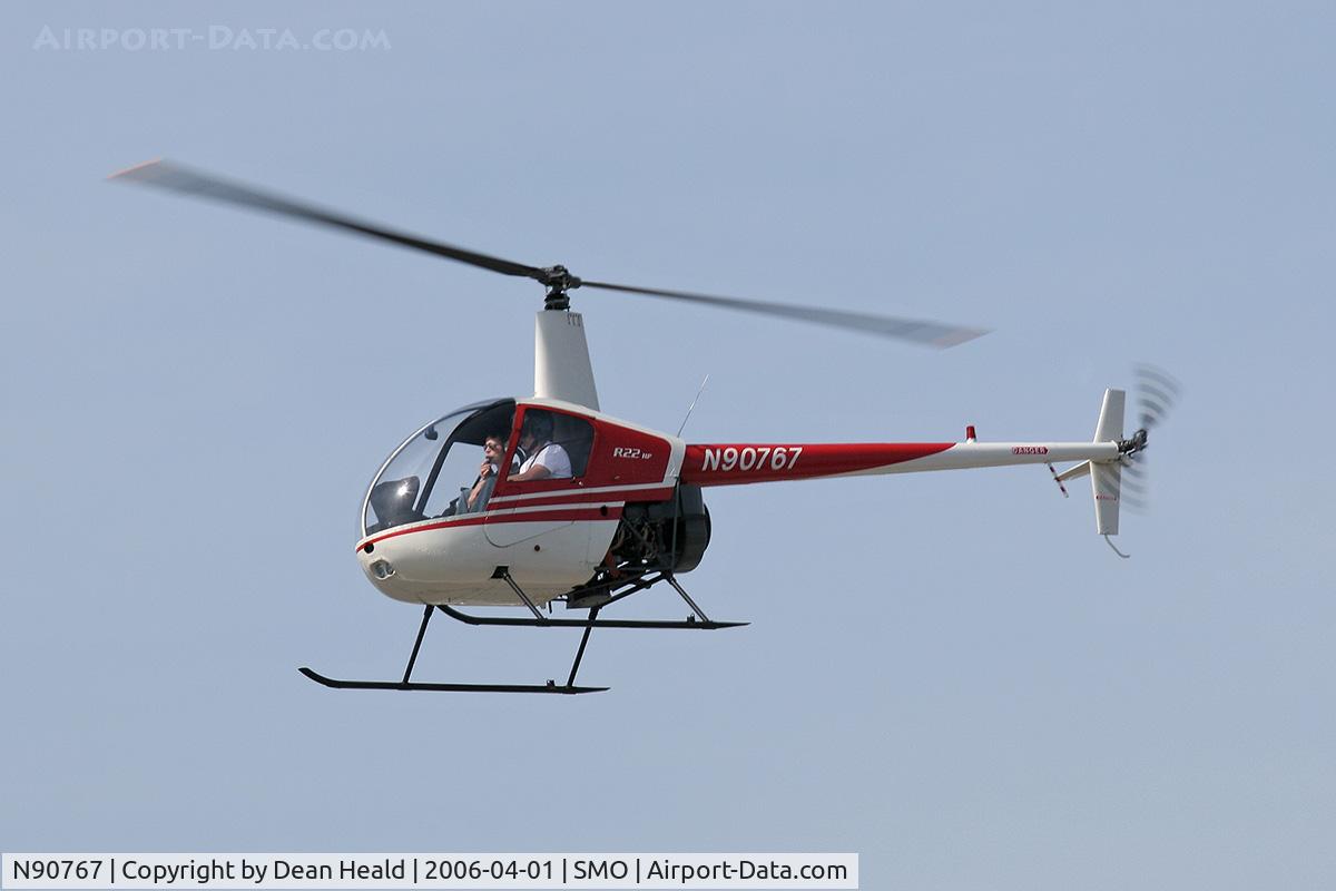 N90767, 1982 Robinson R22 C/N 0265, 1982 Robinson Helicopter Company R22 N90767 arriving at Santa Monica Municipal Airport.
