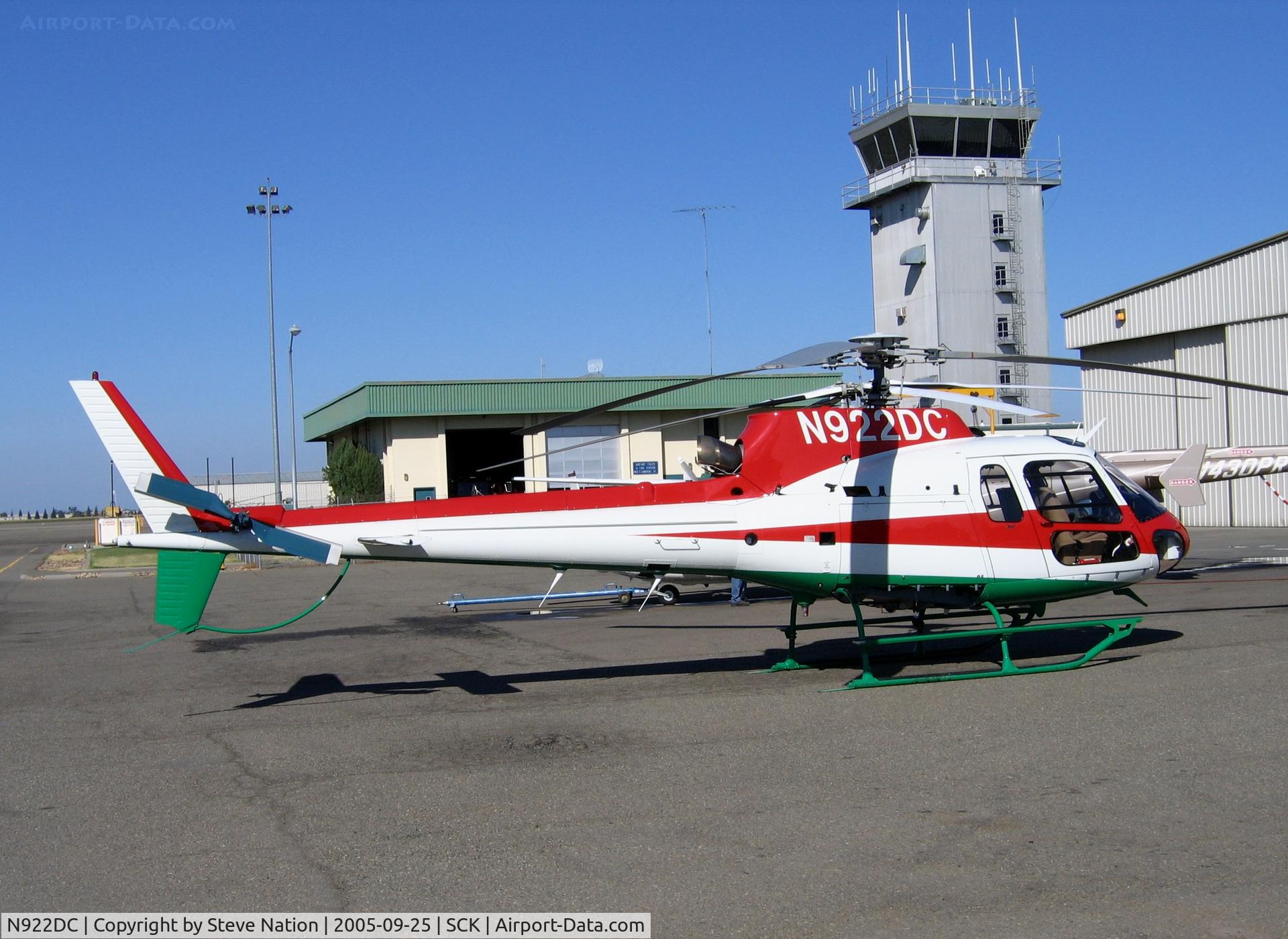N922DC, 2002 Eurocopter AS-350B-2 Ecureuil C/N 3606, Nice paint job on Dacco 2002 Aerospatiale AS 350B @ Stockton Municipal Airport, CA