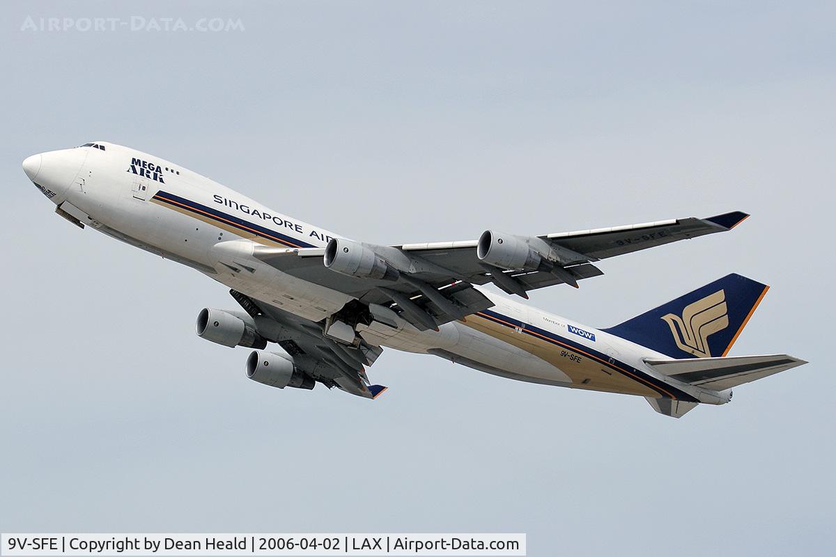 9V-SFE, 1996 Boeing 747-412F/SCD C/N 28263, Singapore Airlines Cargo FLT SQC7985 departing LAX RWY 25L enroute to Anchorage, Alaska (PANC).