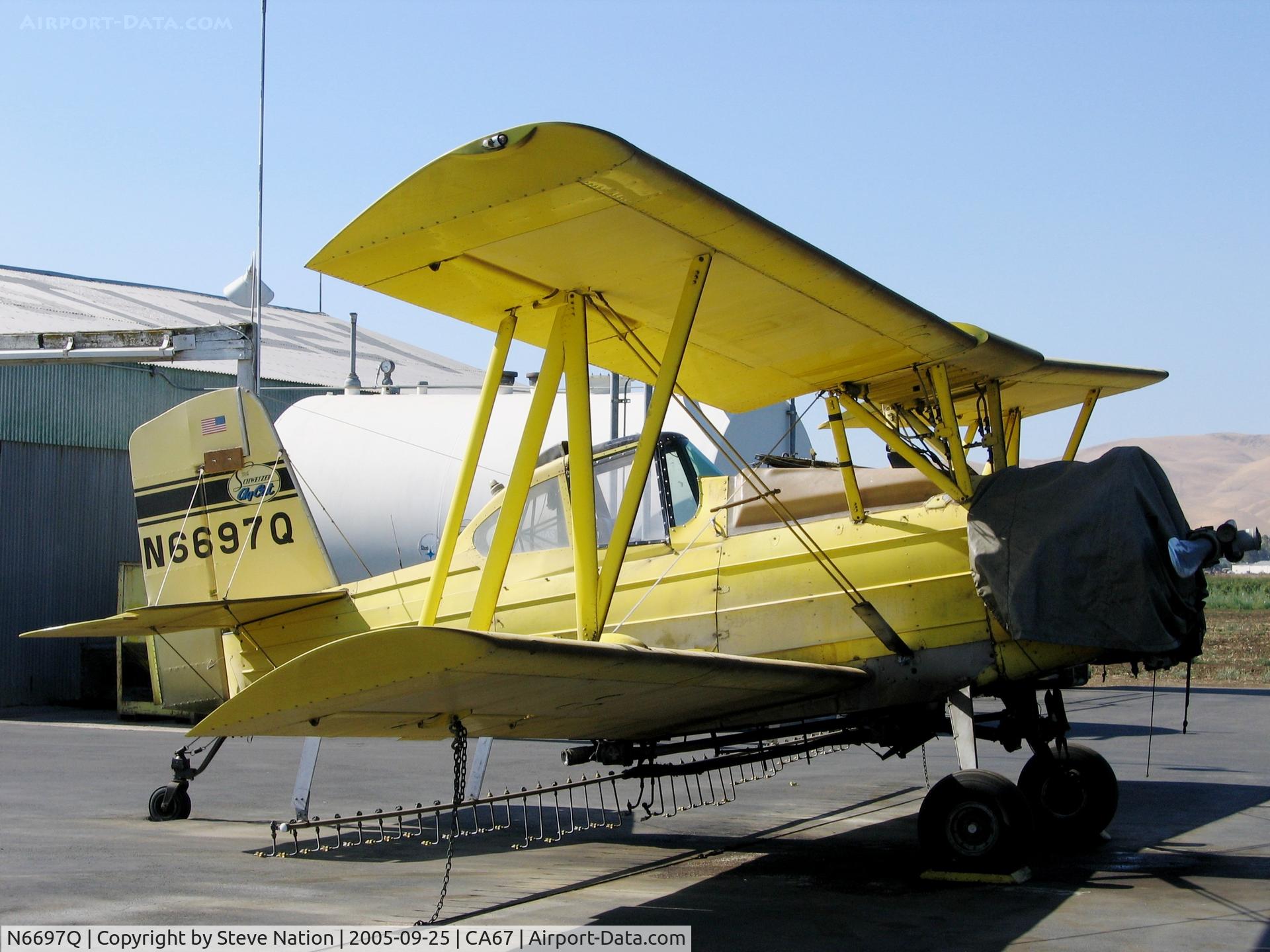 N6697Q, 1977 Grumman-Schweizer G-164B C/N 207B, Valley Crop Dusting 1977 Schweizer-Grumman G-164B AgCat rigged as sprayer @ Westley, CA