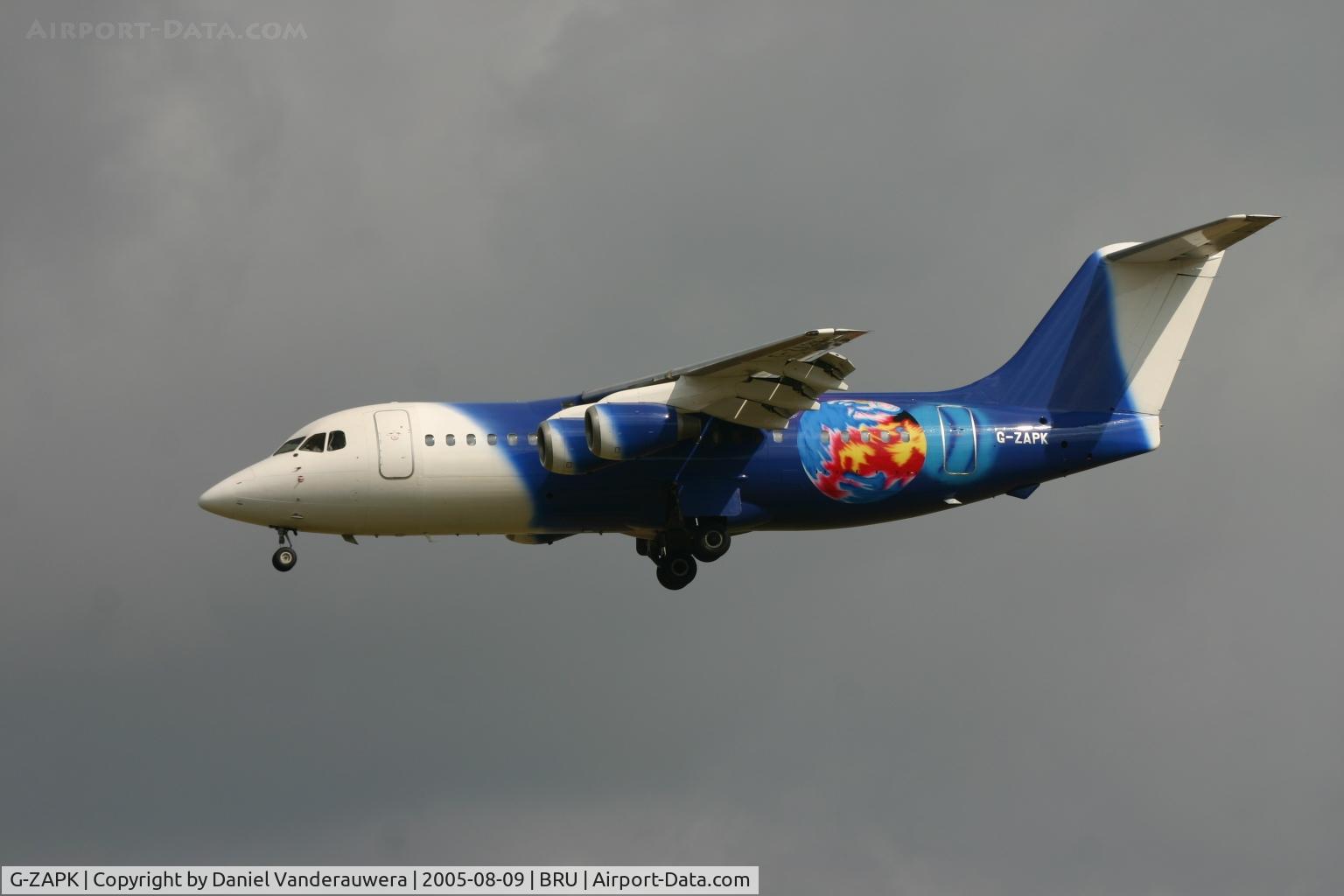 G-ZAPK, 1989 British Aerospace BAe.146-200QC Quick Change C/N E2148, short to land on 25L