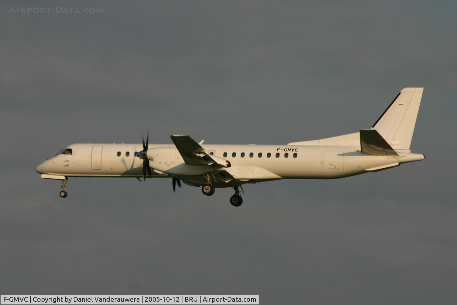 F-GMVC, 1995 Saab 2000 C/N 2000-021, short to land early in the morning on rnw 25L