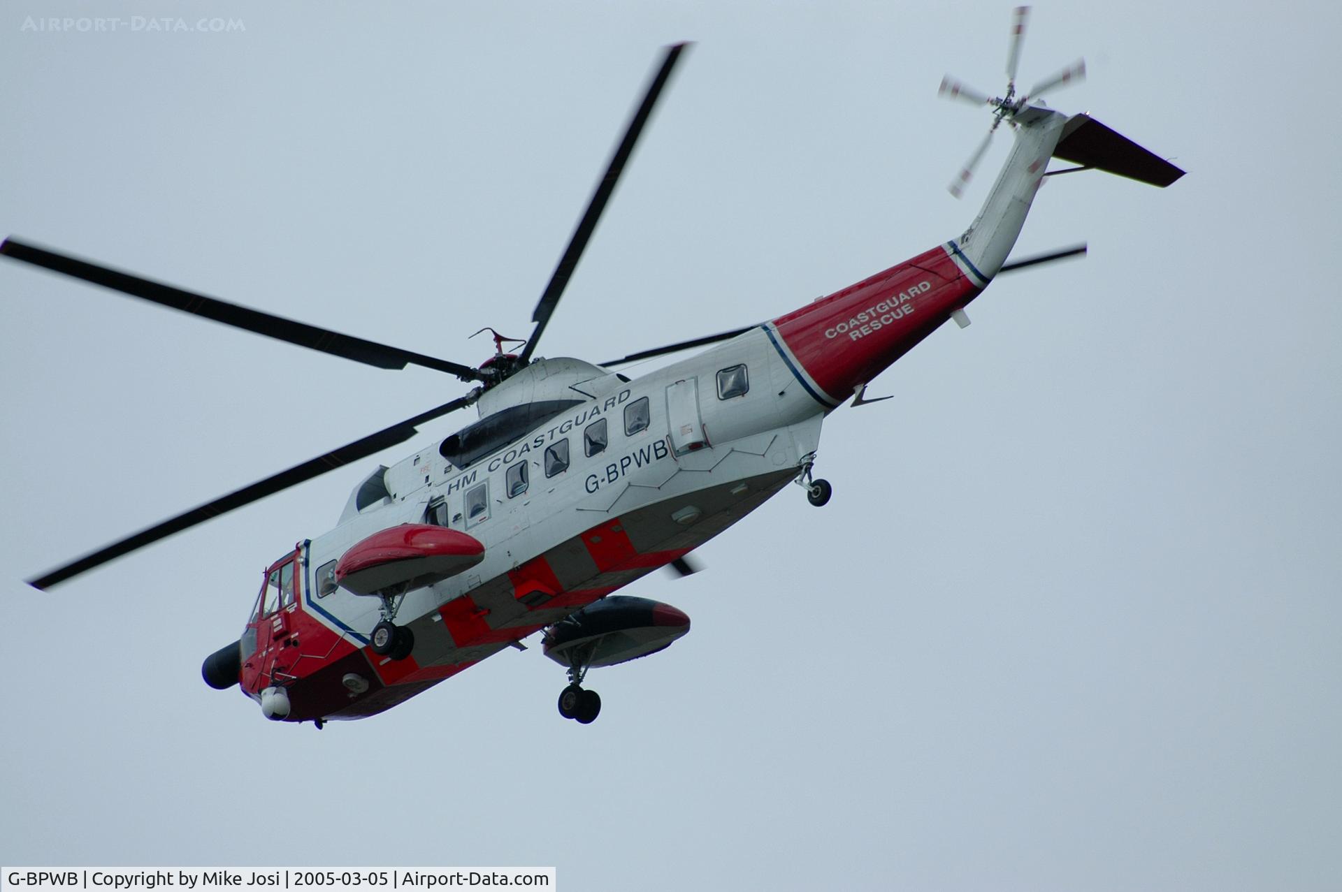 G-BPWB, 1979 Sikorsky S-61N C/N 61-822, flying low over the Dorsett Coast