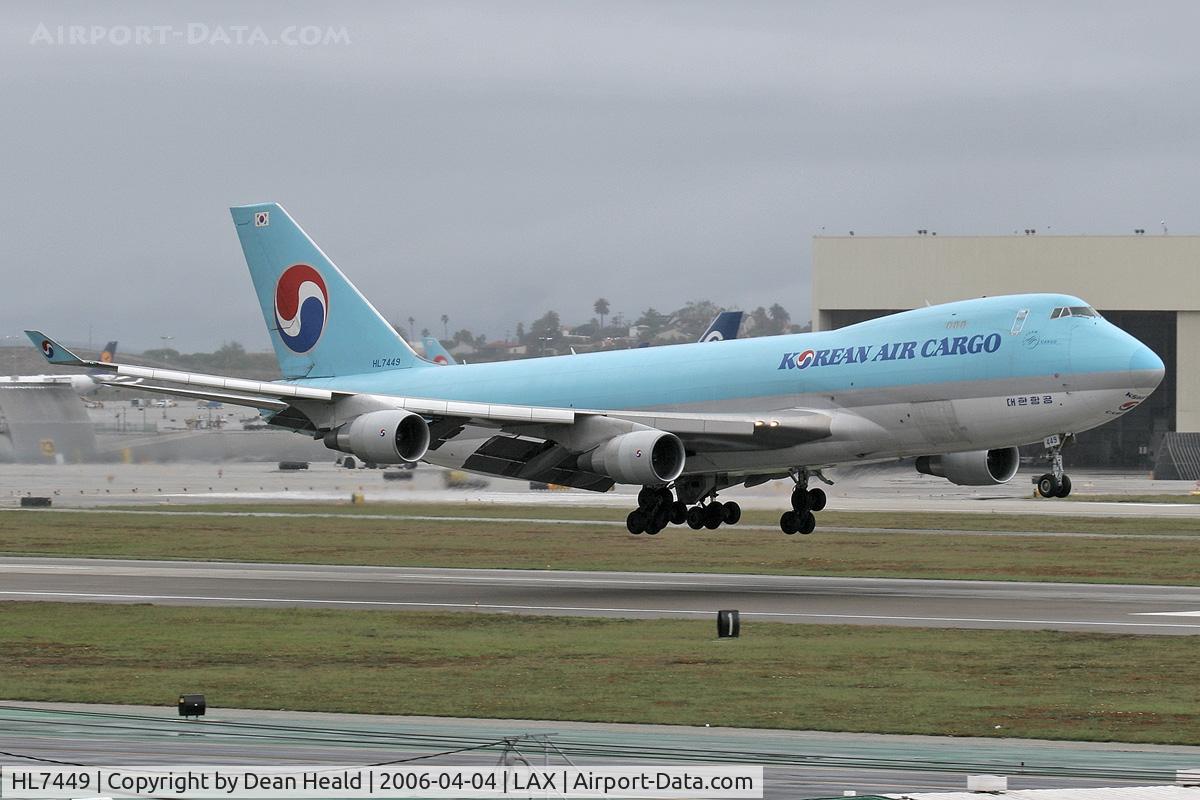 HL7449, 2000 Boeing 747-4B5F/SCD C/N 26411, Korean Air Cargo HL7449 nearing touchdown on RWY 7R on a rainy day.