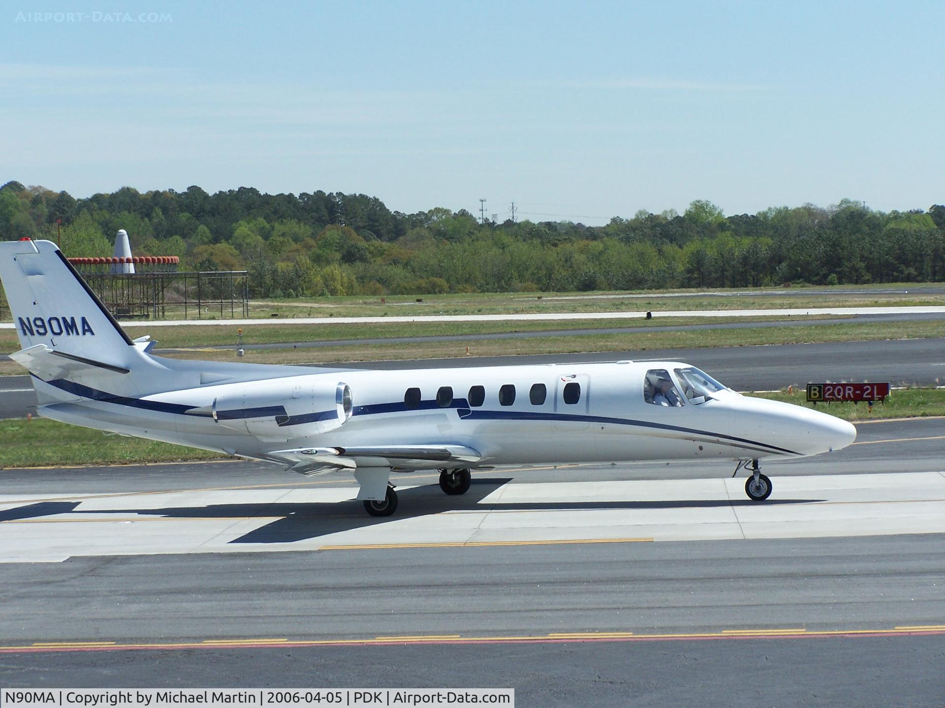 N90MA, 1980 Cessna 550 C/N 5500103, Taxing to Runway 2R