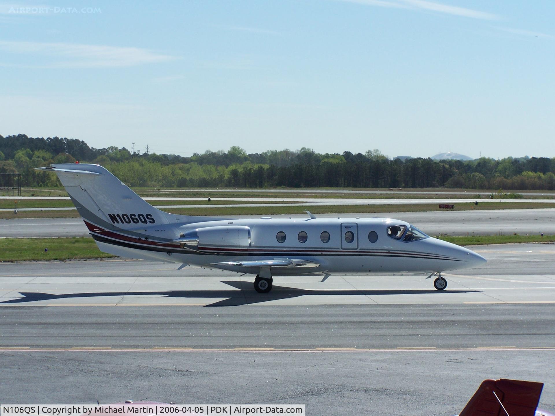 N106QS, Raytheon Aircraft Company 400A C/N RK-381, Taxing to Runway 2R