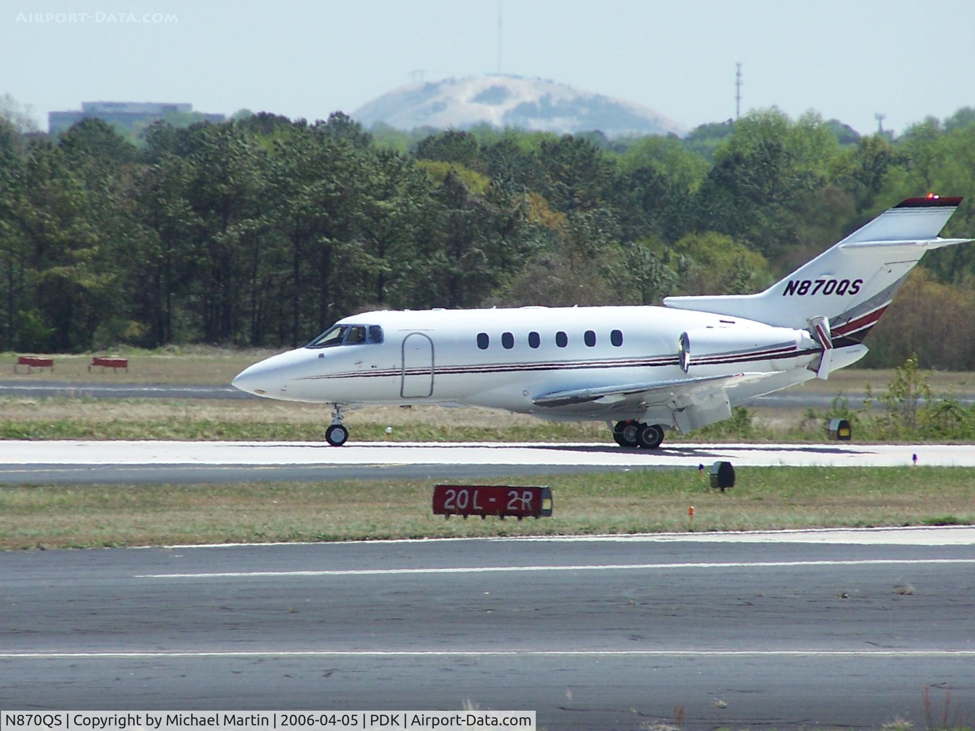 N870QS, 2005 Raytheon Hawker 800XP C/N 258732, Landing PDK on 2R