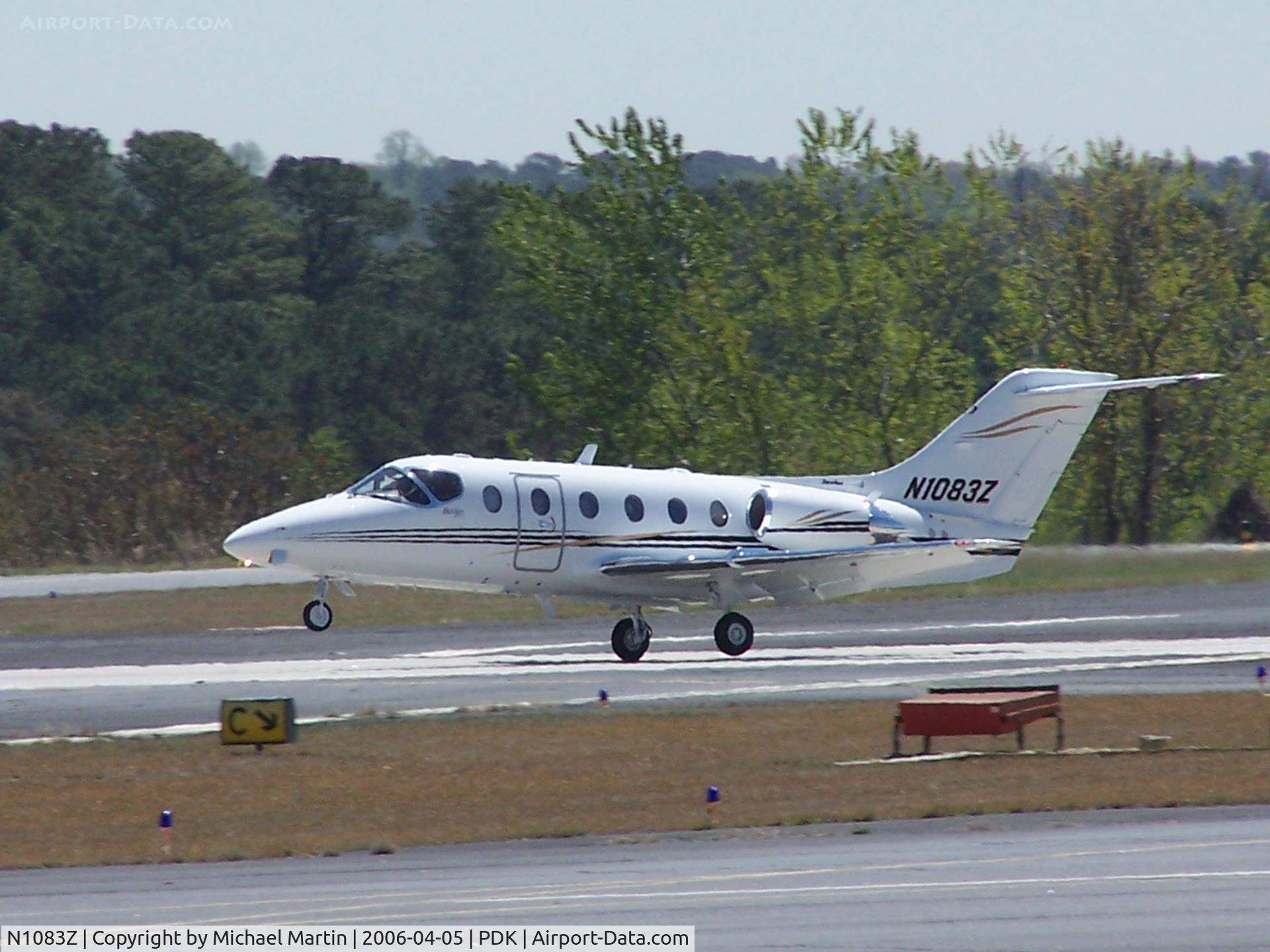 N1083Z, Bell 206L-1 LongRanger II C/N 45420, Landing PDK on 2R