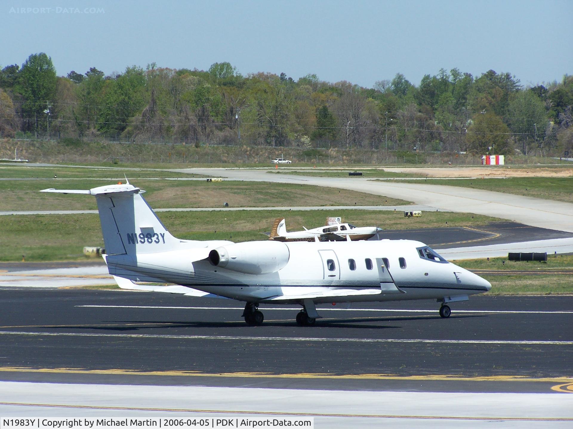 N1983Y, Cessna LC41-550FG C/N 411090, Taxing to Runway 20L