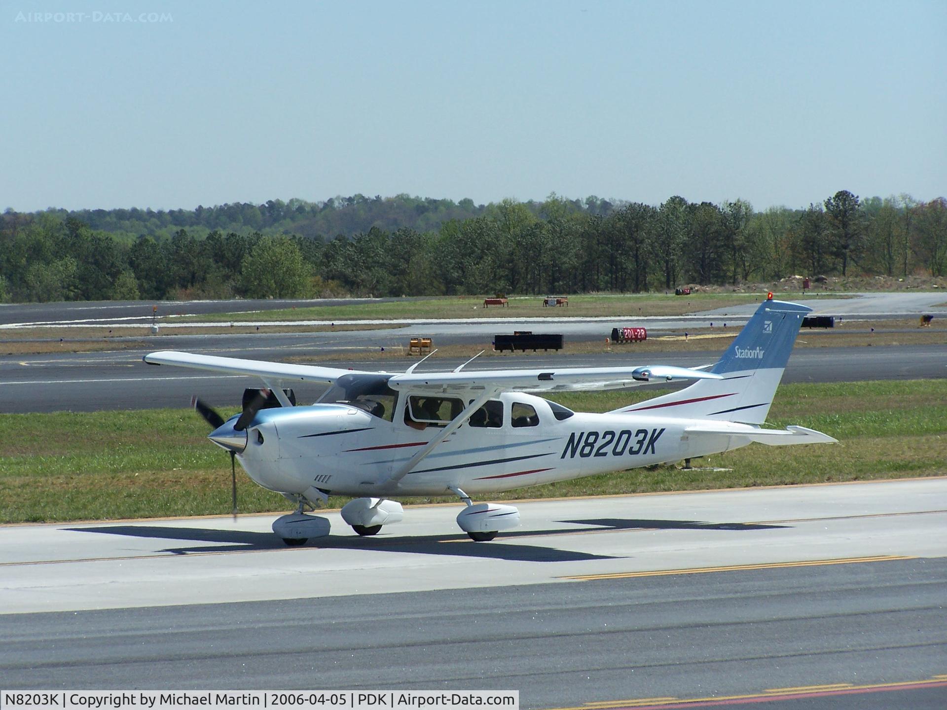 N8203K, 2004 Cessna 206H Stationair C/N 20608203, Nice Paint!