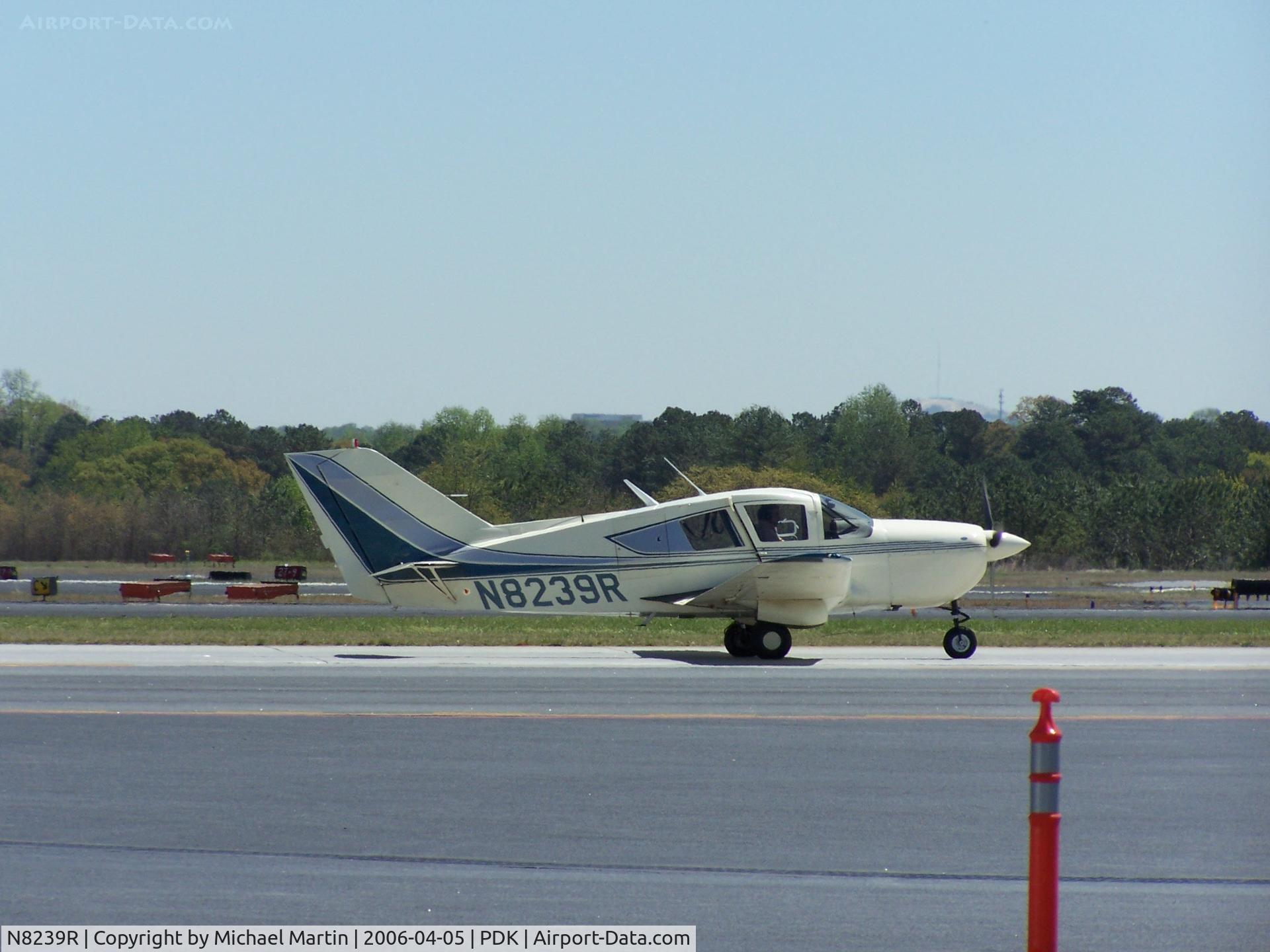 N8239R, 1972 Bellanca 17-30A Viking C/N 30445, Taxing to Runway 2L