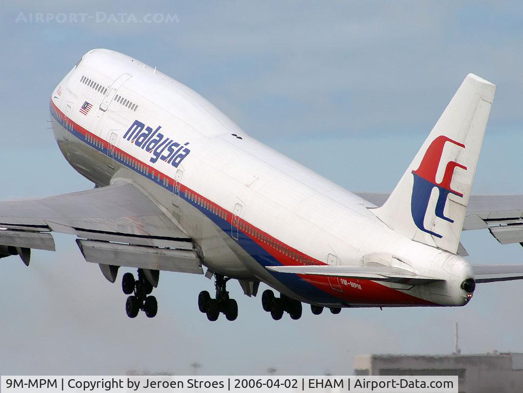 9M-MPM, 1998 Boeing 747-4H6 C/N 28435, reasdy for a long flight to Malaysia