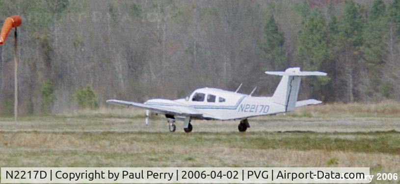 N2217D, 1978 Piper PA-44-180 Seminole C/N 44-7995137, Piper twin in line for clearance