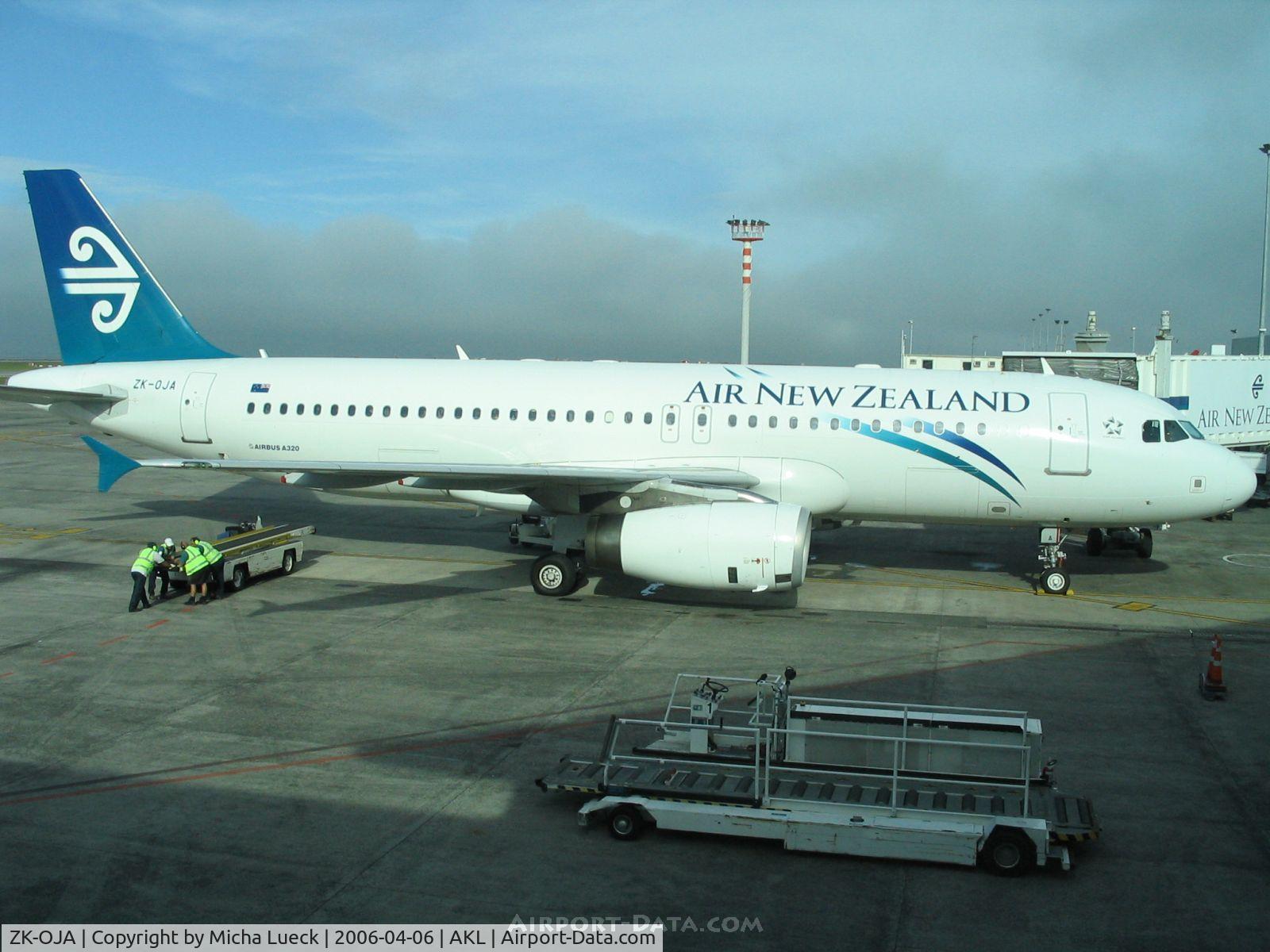 ZK-OJA, 2003 Airbus A320-232 C/N 2085, A 320 at Auckland Domestic Terminal