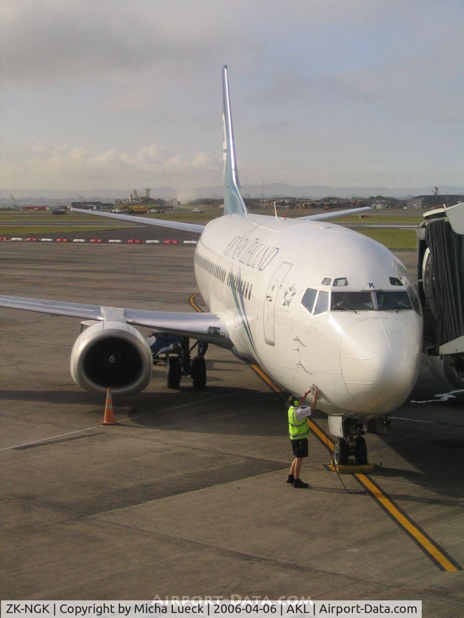 ZK-NGK, 1995 Boeing 737-3K2 C/N 26318, Just arrived in Auckland