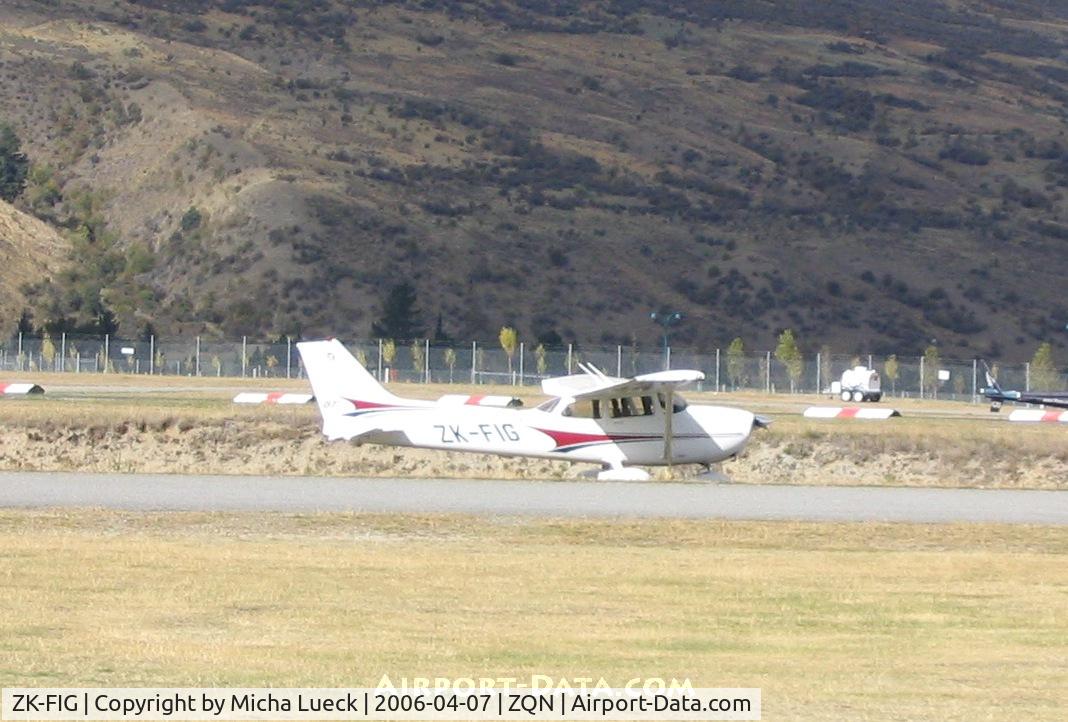 ZK-FIG, 2004 Cessna 172S C/N 172S9619, In Queenstown