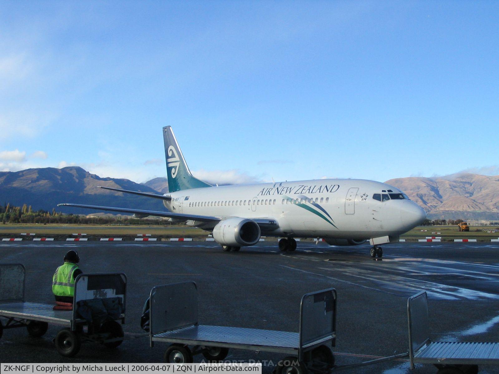 ZK-NGF, 1998 Boeing 737-3U3 C/N 28734, Arriving from Auckland