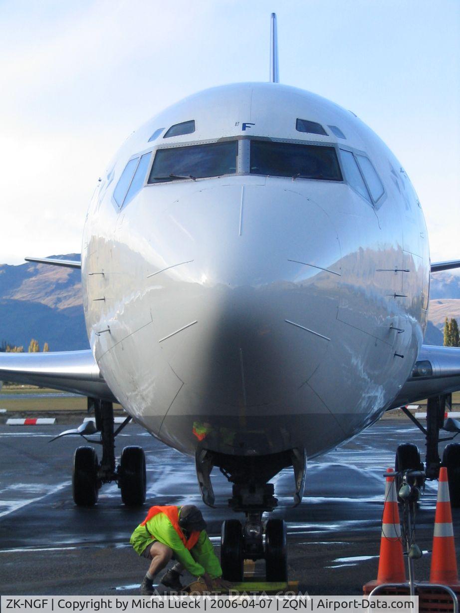 ZK-NGF, 1998 Boeing 737-3U3 C/N 28734, Just arrived from Auckland