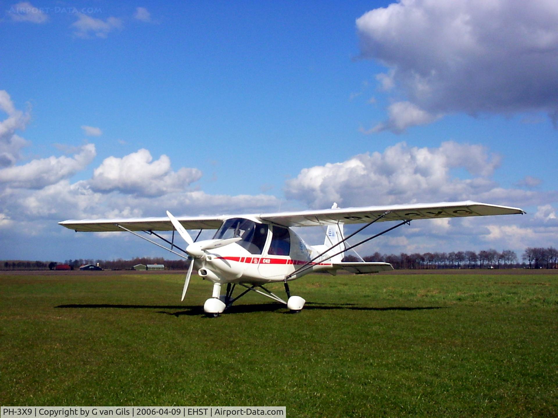 PH-3X9, 2005 Comco Ikarus C42B C/N 20764, A training ultralight aircraft (C-42) from the Microlight Vliegverenging Westerwolde.