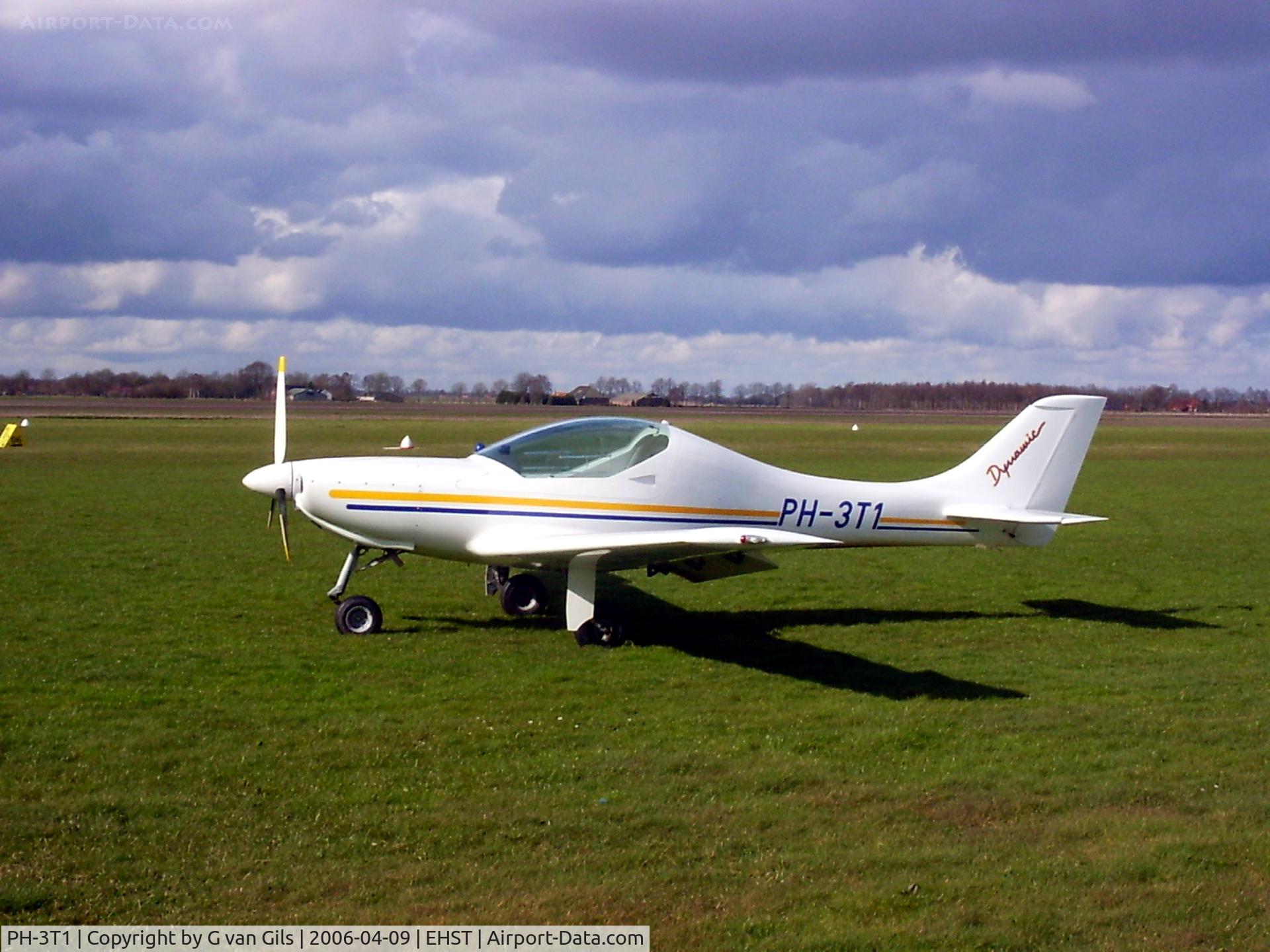 PH-3T1, 2003 Aerospool WT-9 Dynamic C/N DY028/2003, PH-3T1 aircraft based at Vereniging van Ultralichte Vliegtuigen Westerwolde. Stadskanaal Netherlands