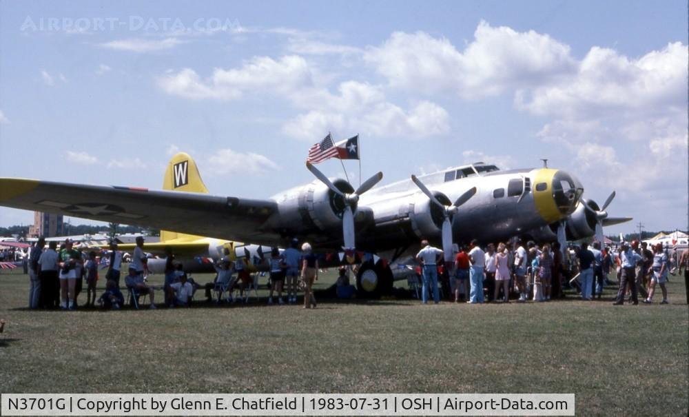 N3701G, 1944 Boeing B-17G Flying Fortress C/N 44-8543A, At the EAA fly in