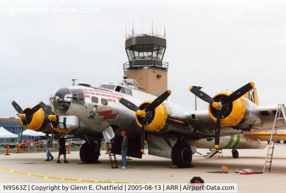 N9563Z, 1944 Boeing B-17G Flying Fortress C/N 32204, Preparing for departure after tours