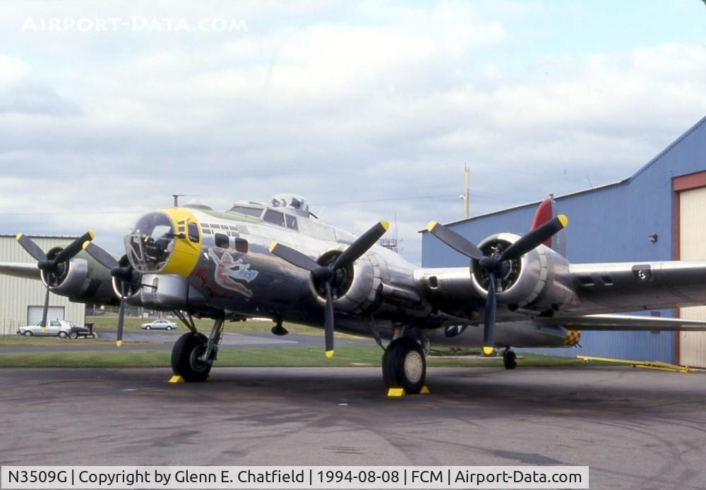 N3509G, 1944 Boeing B-17G Flying Fortress C/N Not found 44-85778, Parked in front of hangar