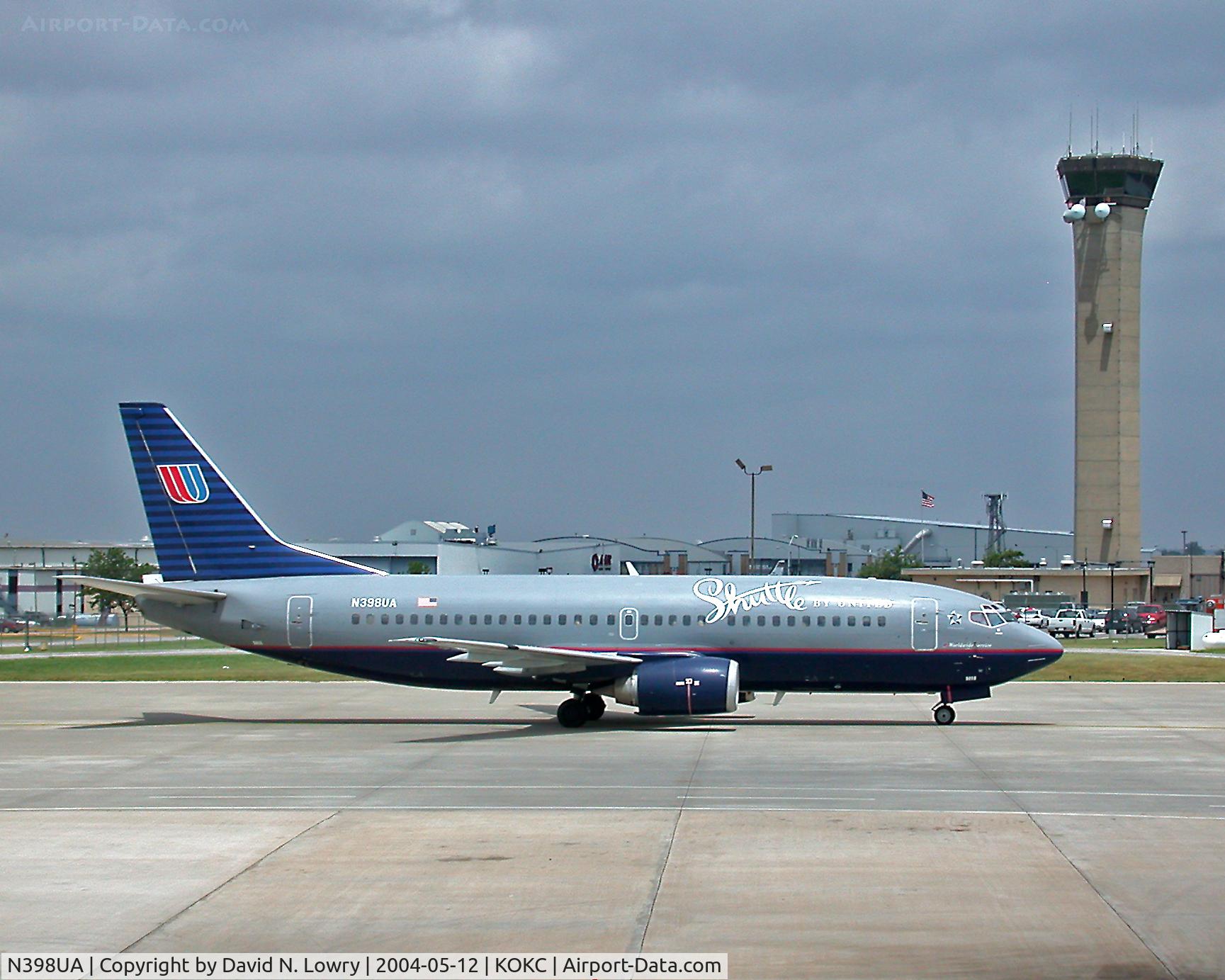 N398UA, 1990 Boeing 737-322 C/N 24673, N398UA at KOKC.