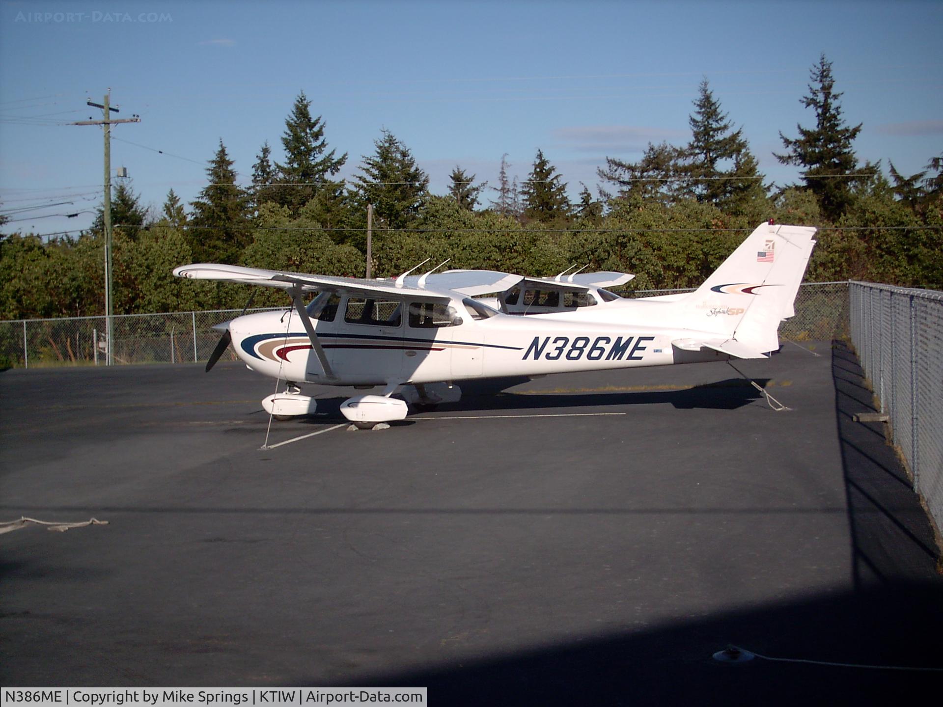 N386ME, 2000 Cessna 172S C/N 172S8583, at pavco