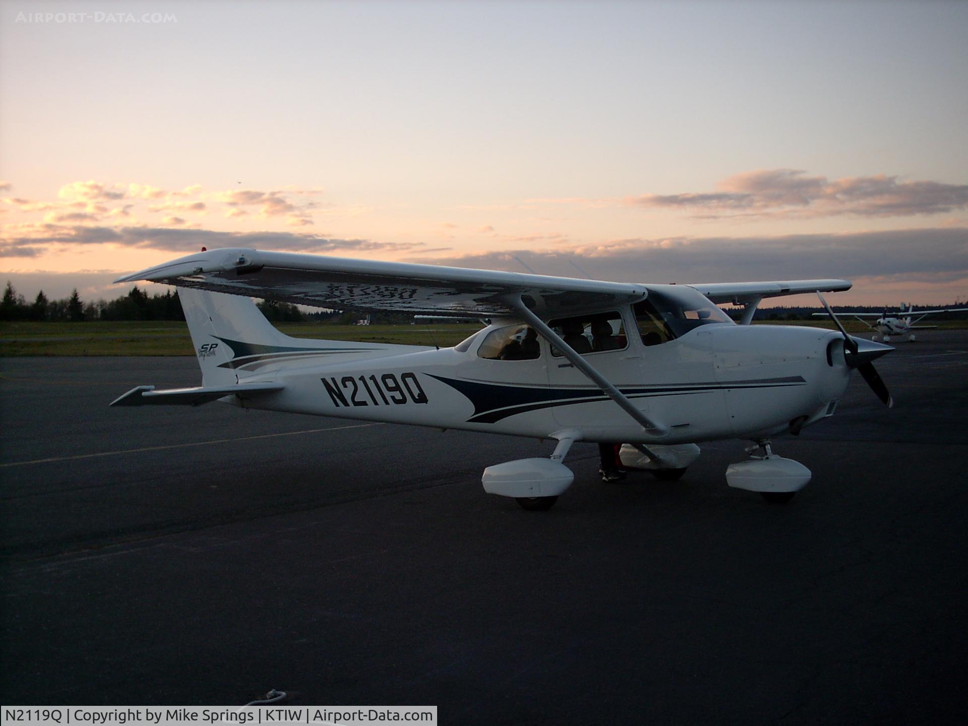 N2119Q, 2004 Cessna 172S C/N 172S9623, taken at tiw