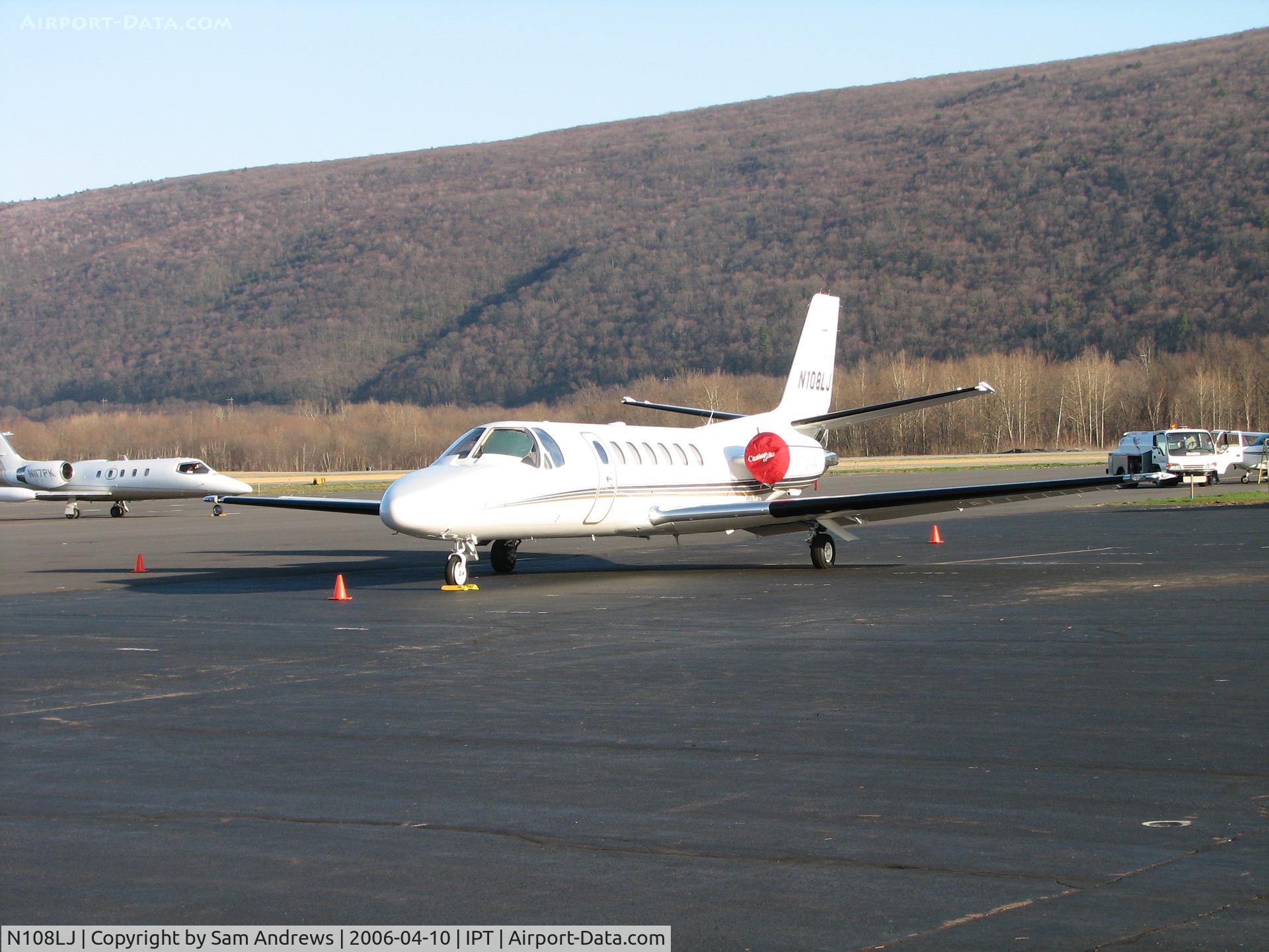 N108LJ, 1995 Cessna 560 Citation Ultra C/N 560-0337, Still has its engines covers on