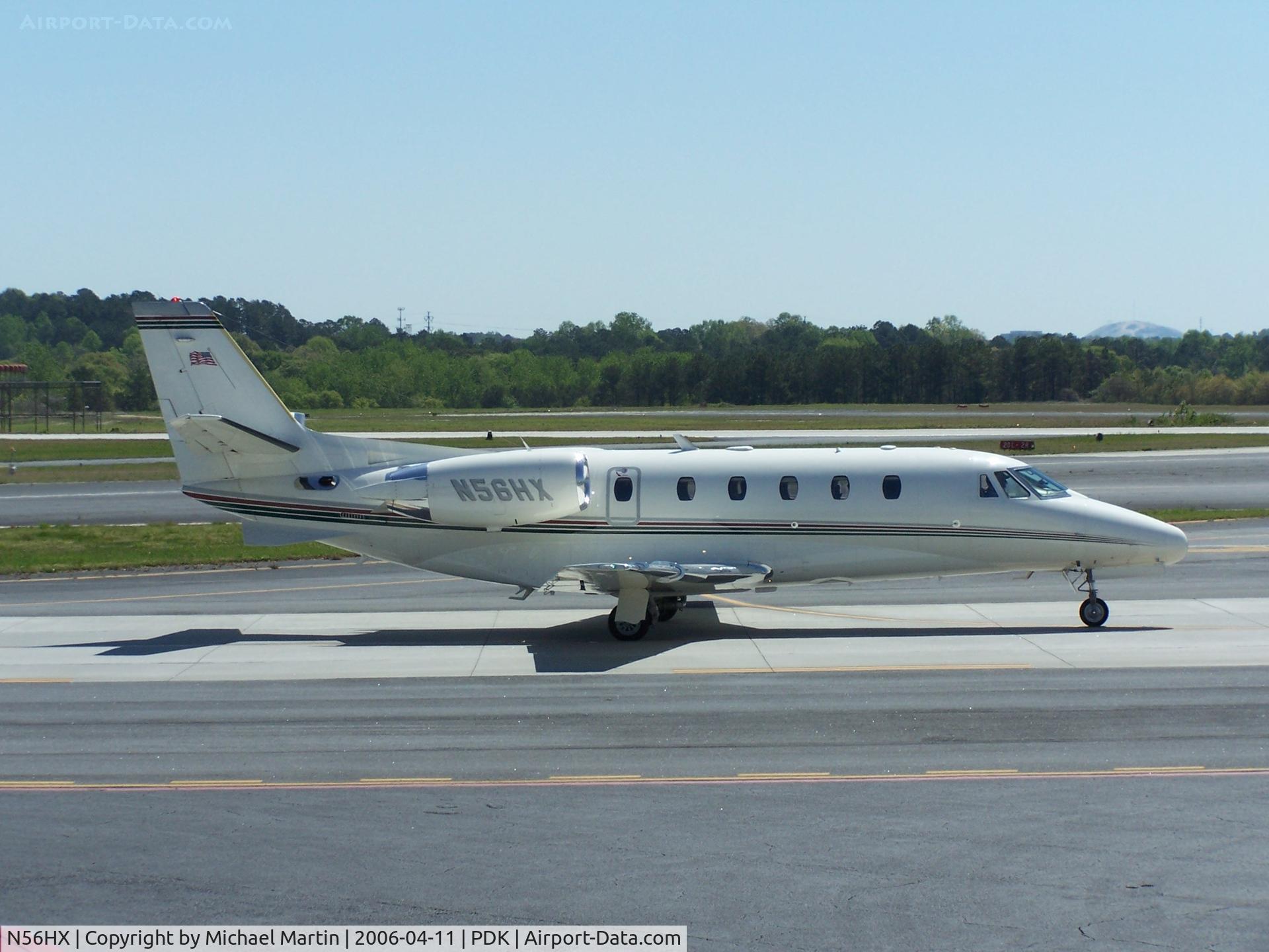 N56HX, 2000 Cessna 560 Citation Excel C/N 560-5063, Taxing to 2R - FORMER N56HA