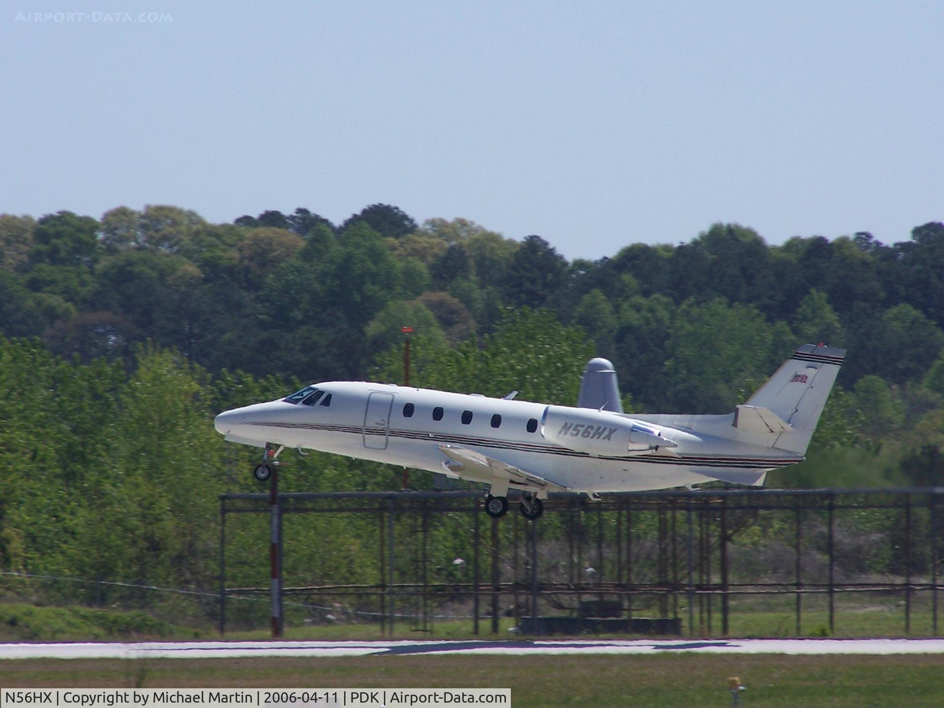 N56HX, 2000 Cessna 560 Citation Excel C/N 560-5063, Departing PDK - FORMER N56HA