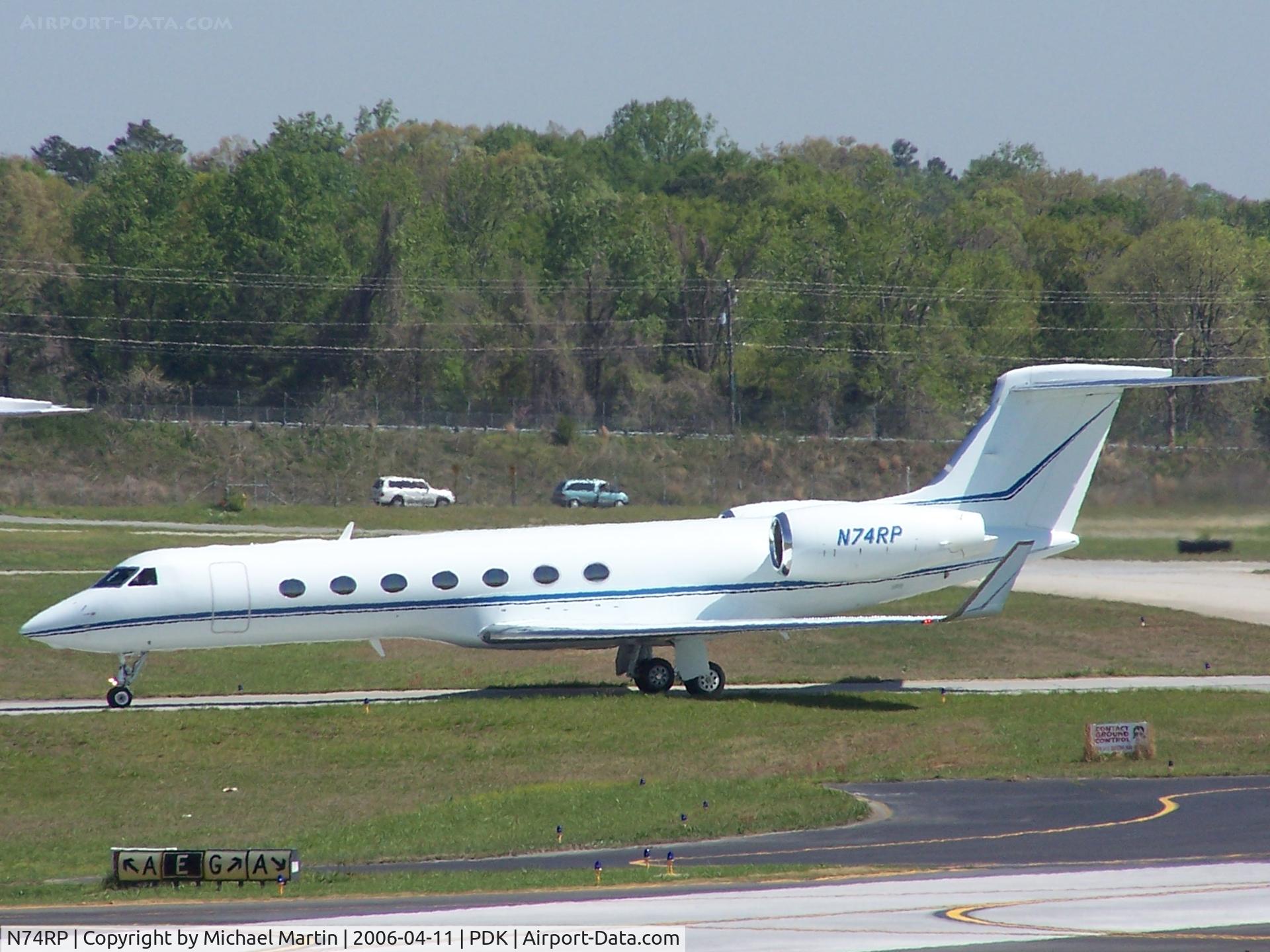 N74RP, 2004 Gulfstream Aerospace GV-SP (G550) C/N 5058, Time Warner visiting Atlanta