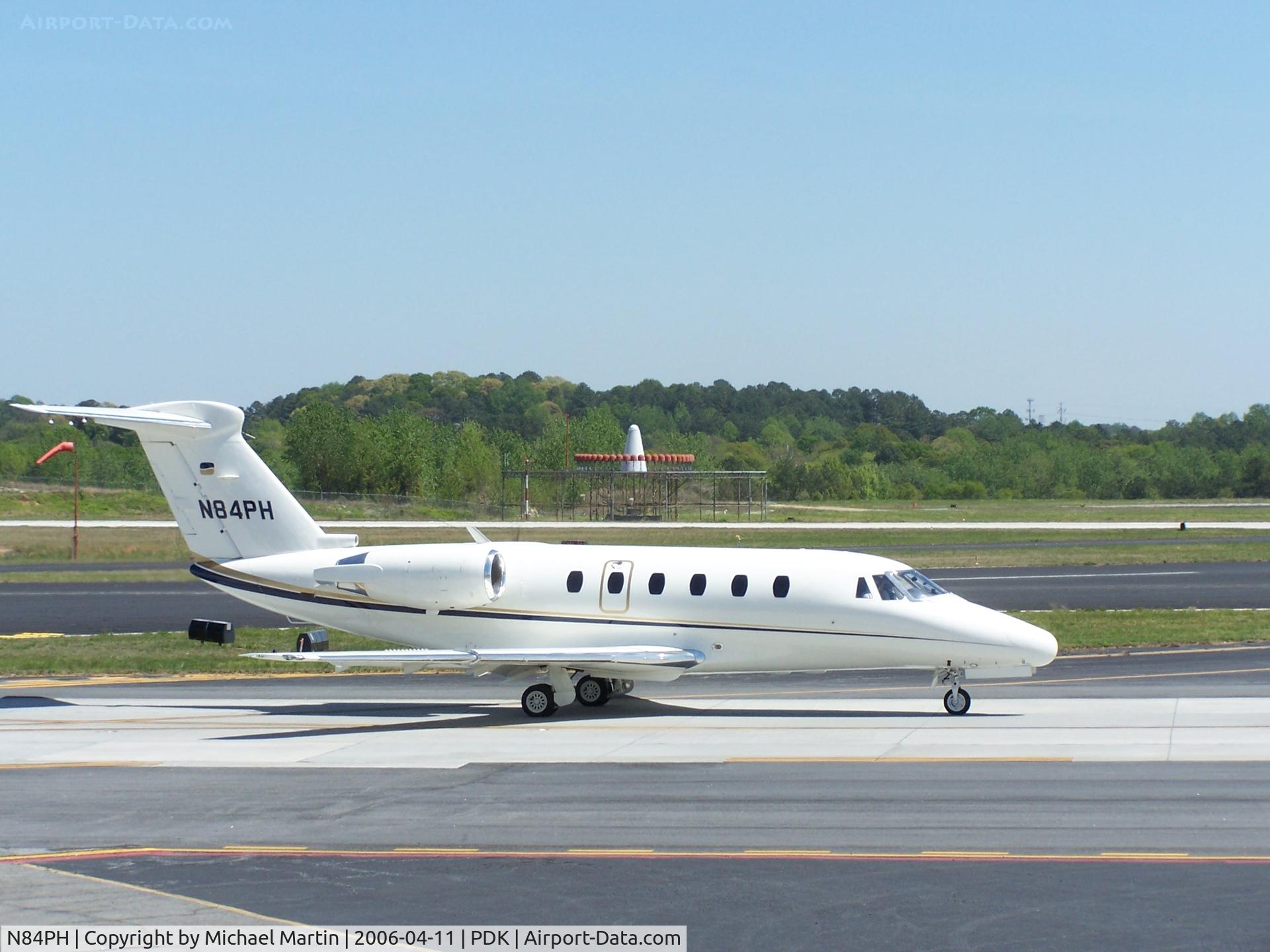 N84PH, 1984 Cessna 650 Citation III C/N 650-0062, Taxing to Runway 2R