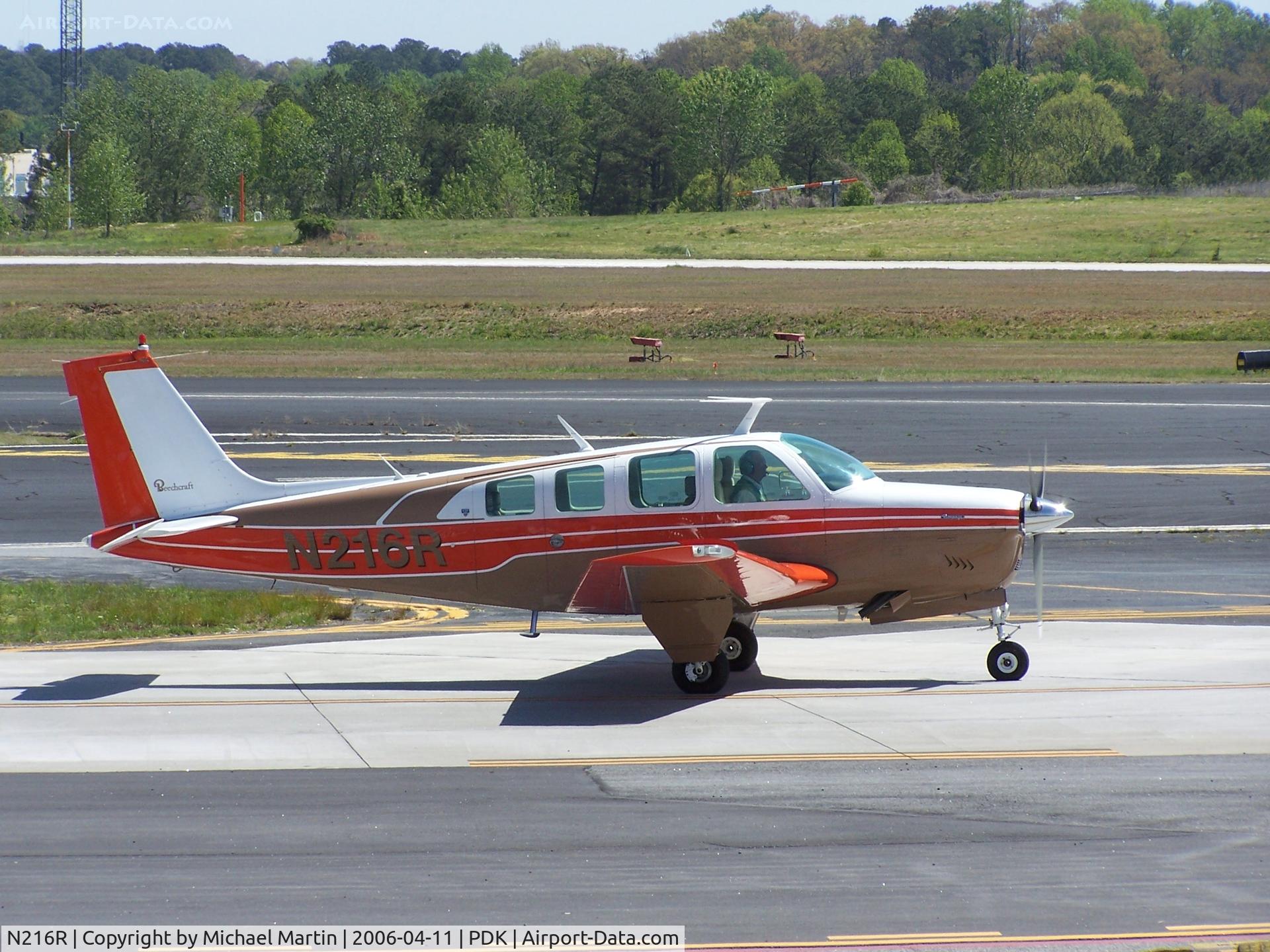 N216R, 1978 Beech A36 Bonanza 36 C/N E1341, Taxing to runway 20L