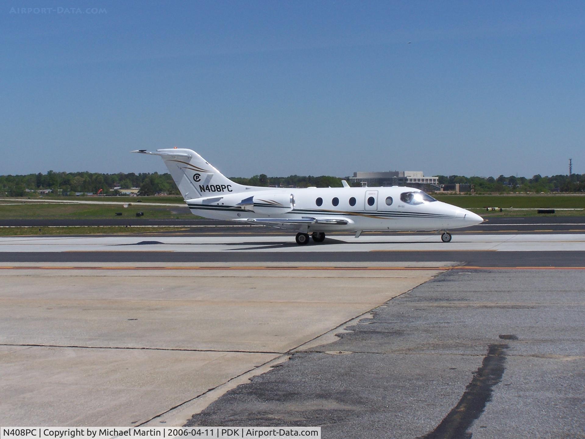 N408PC, 2001 Beech 400A Beechjet Beechjet C/N RK-325, Taxing from Epps Air Service